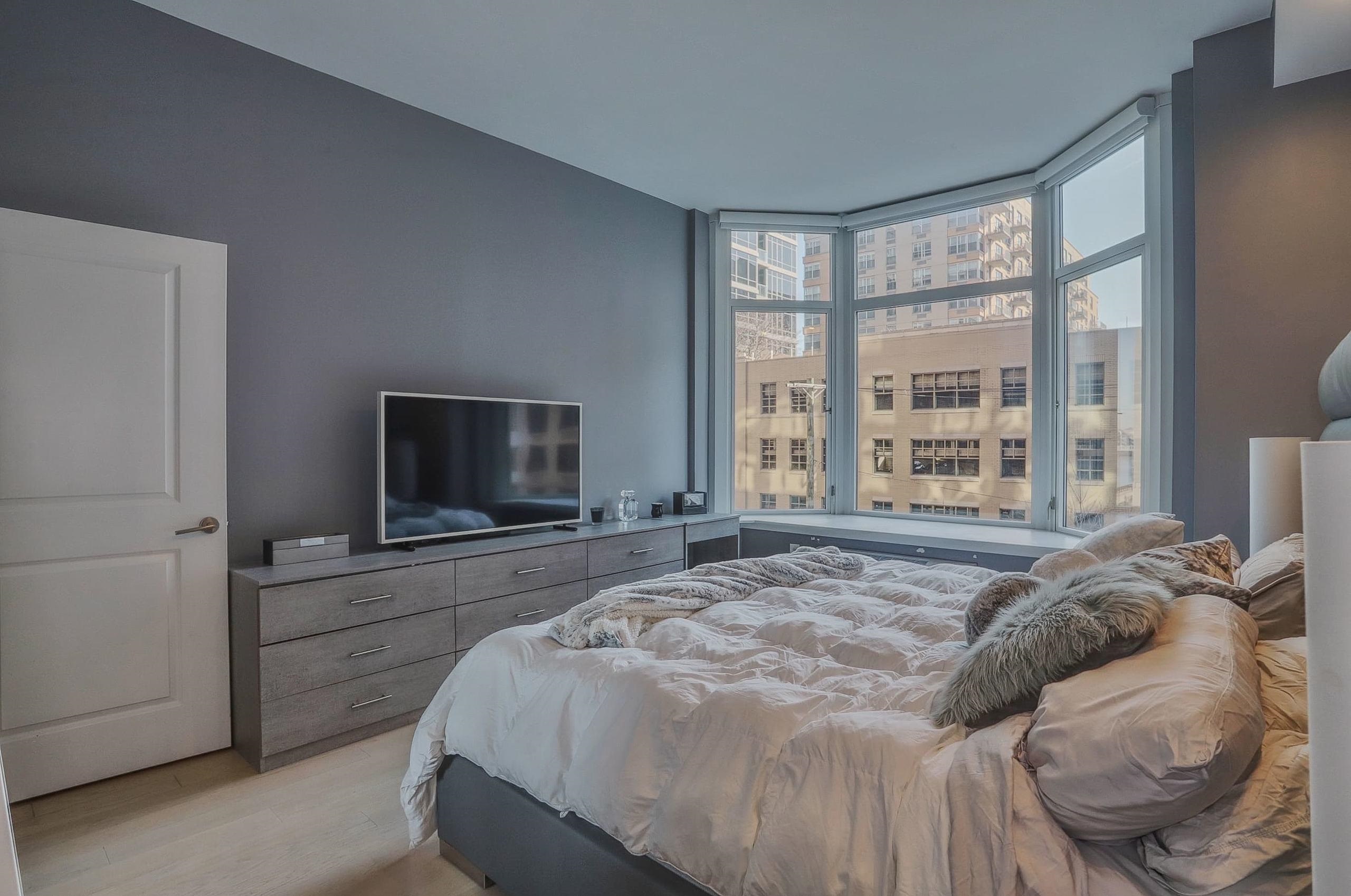 1400 HUDSON ST Unit: 330