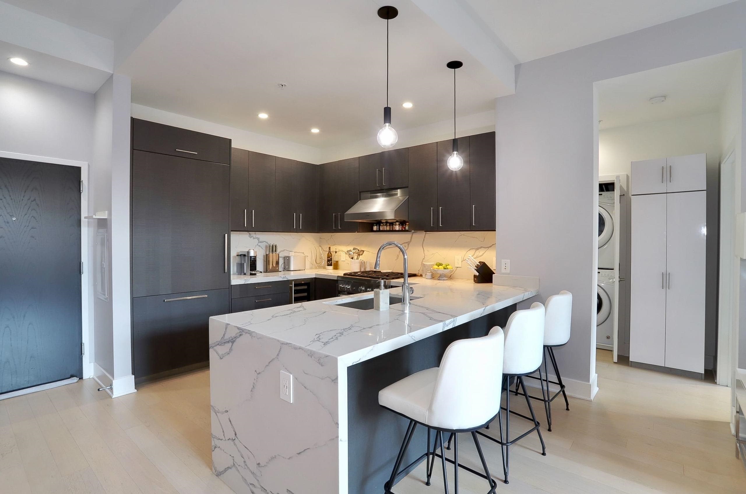 1400 HUDSON ST Unit: 330