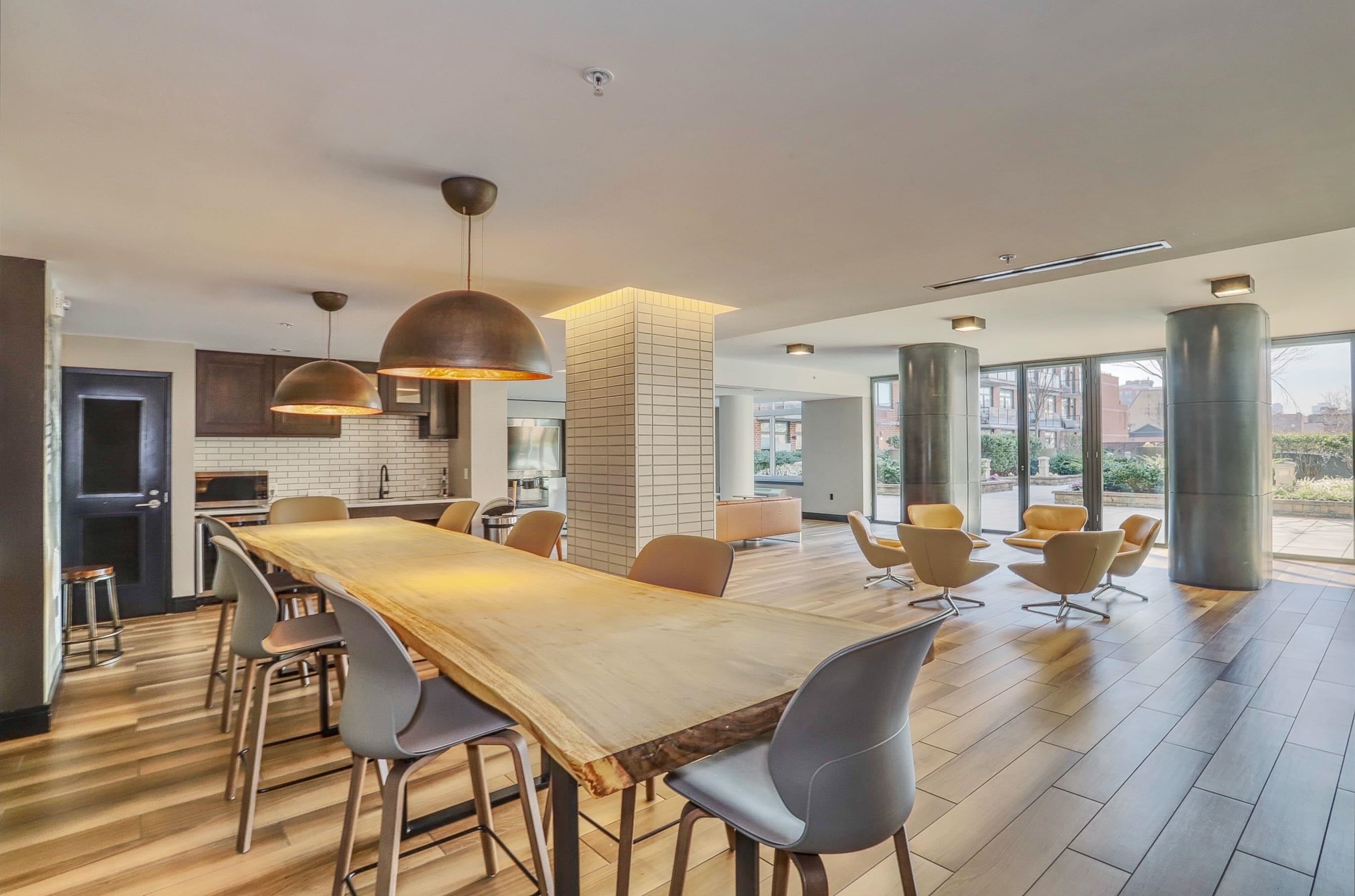 1400 HUDSON ST Unit: 330