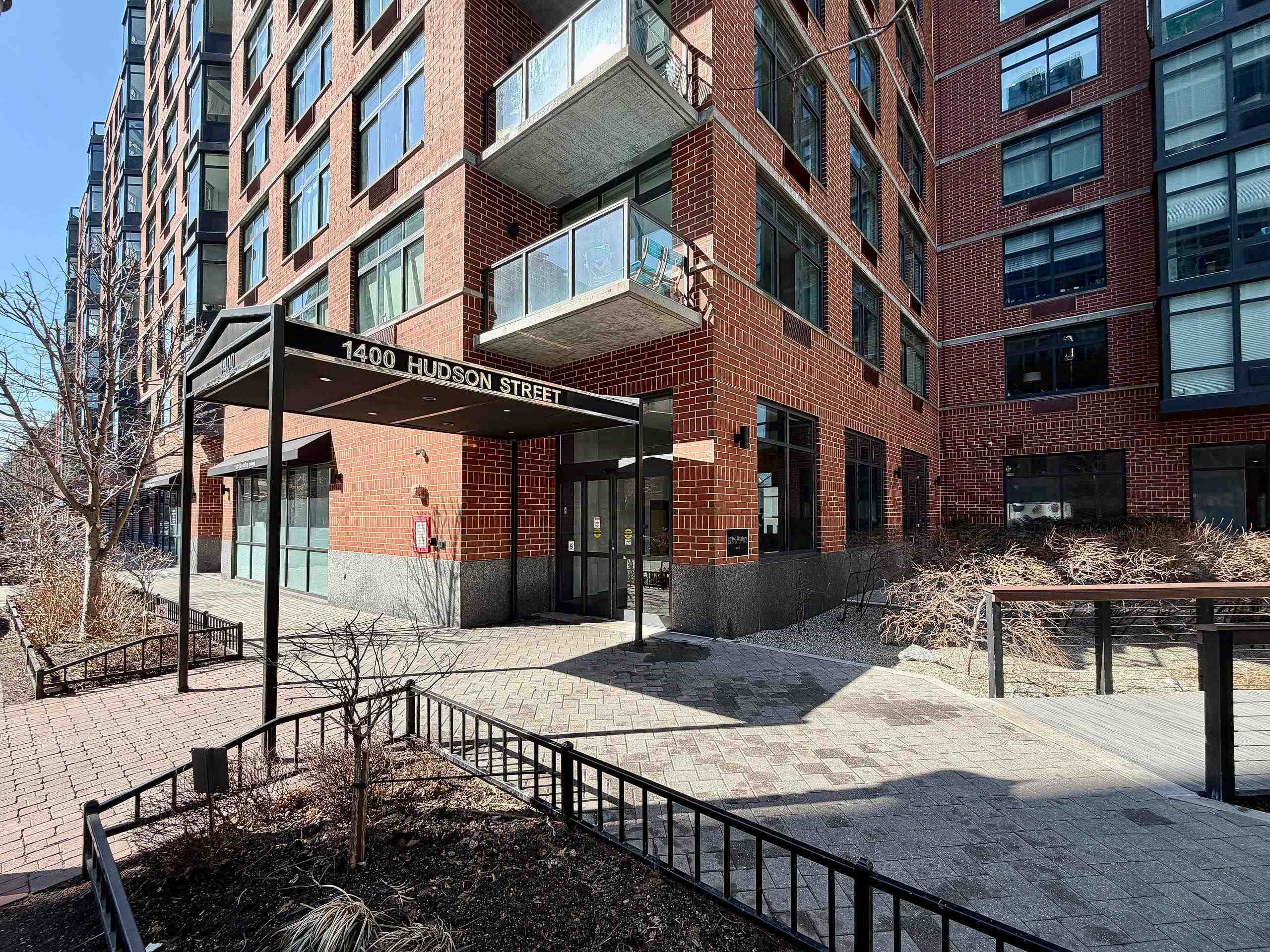 1400 HUDSON ST Unit: 330