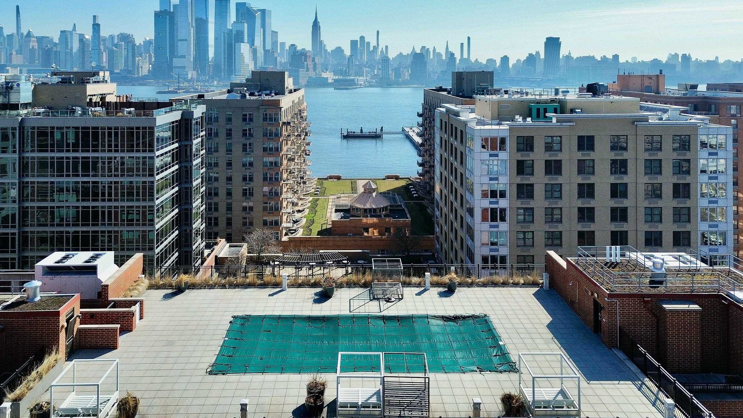 1400 HUDSON ST Unit: 330