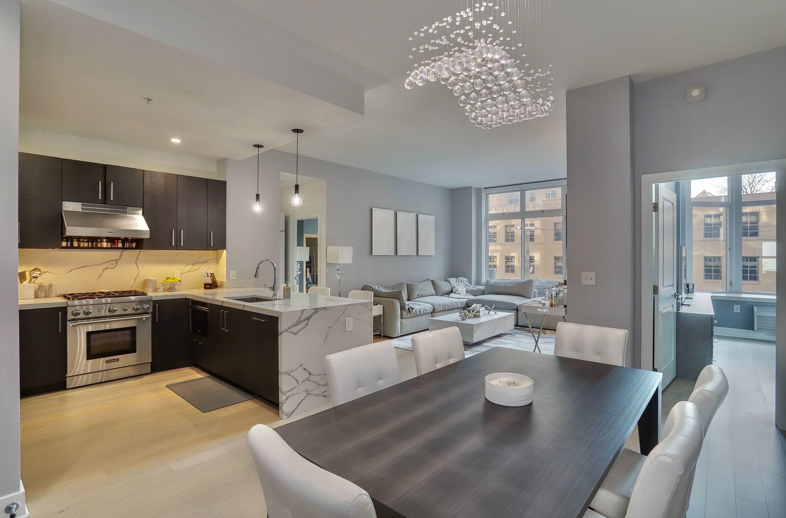 1400 HUDSON ST Unit: 330
