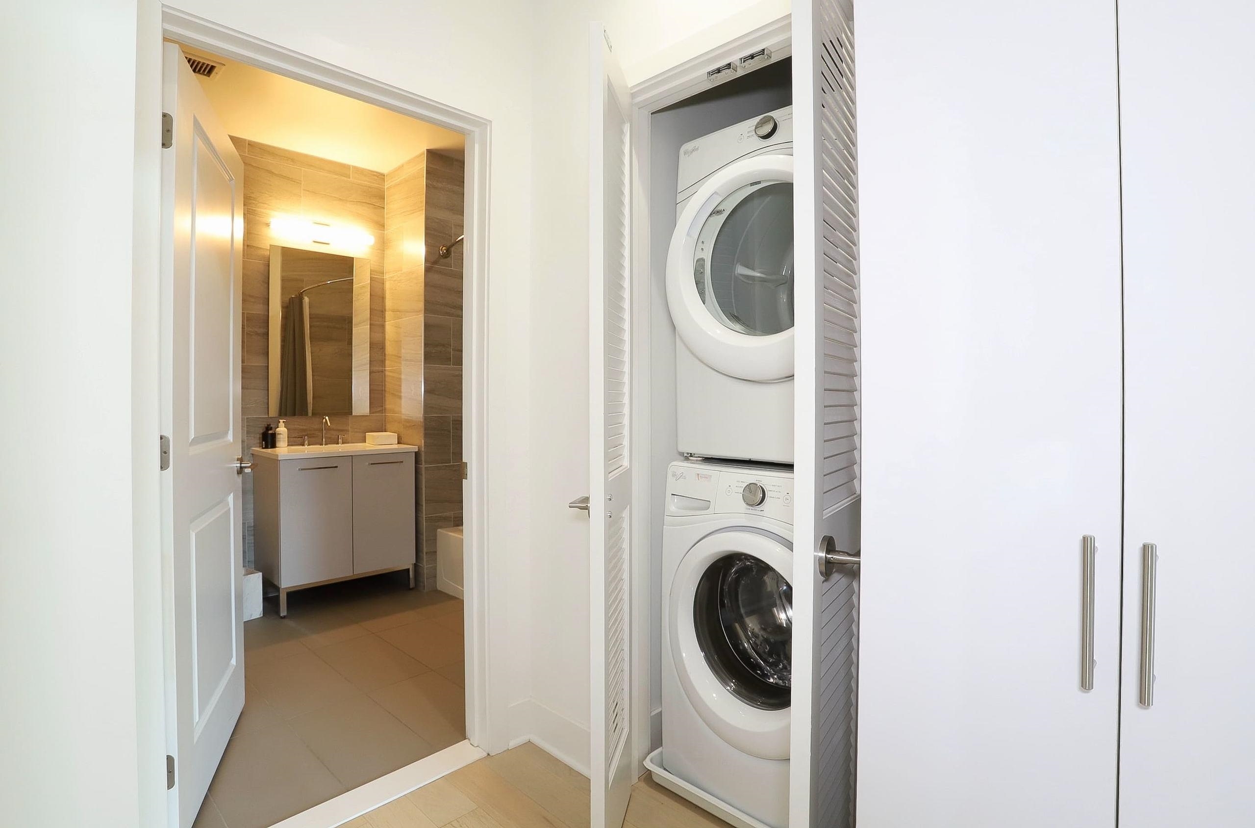 1400 HUDSON ST Unit: 330