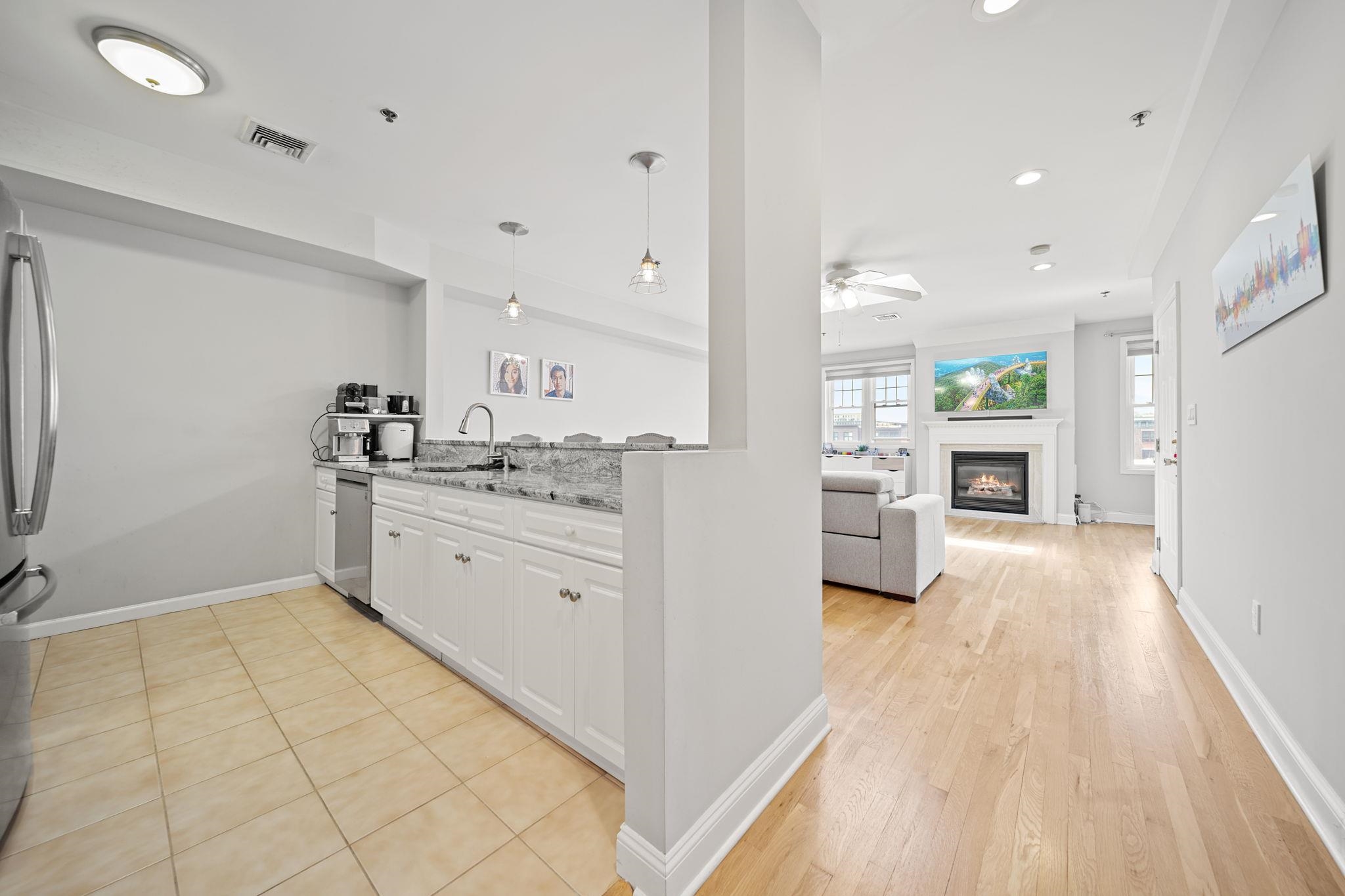 79 GRAND ST Unit: 4B