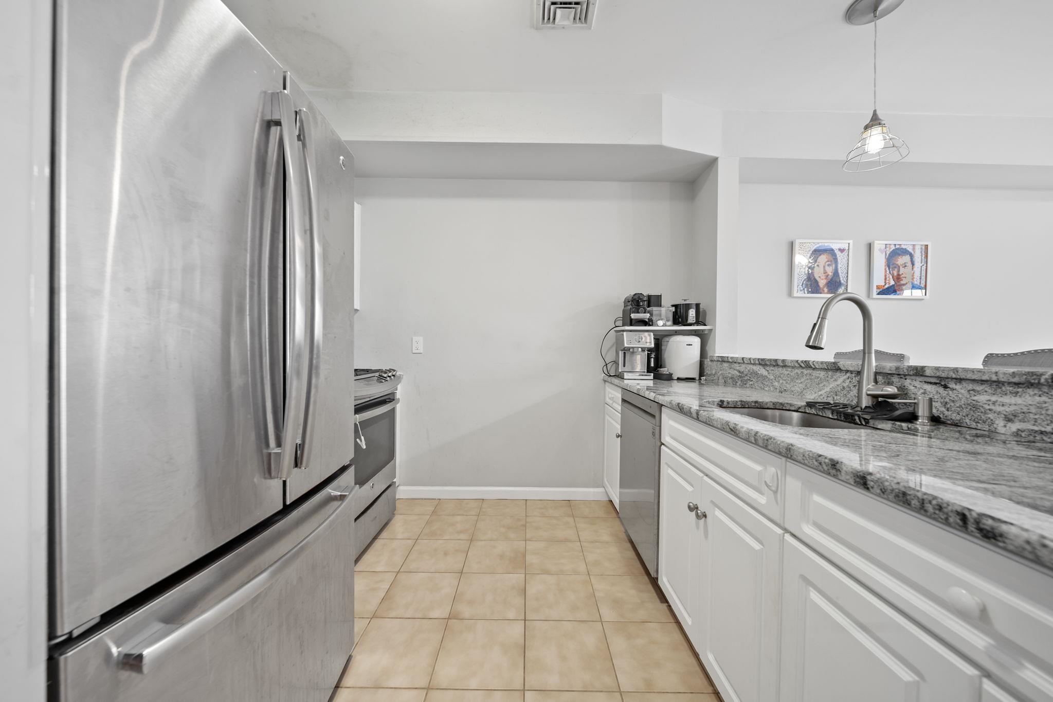 79 GRAND ST Unit: 4B