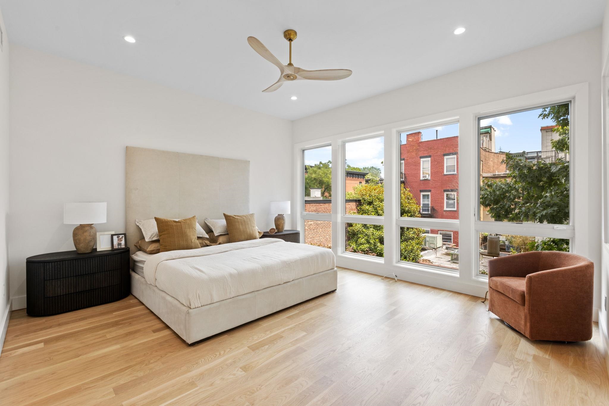 1137 PARK AVE
