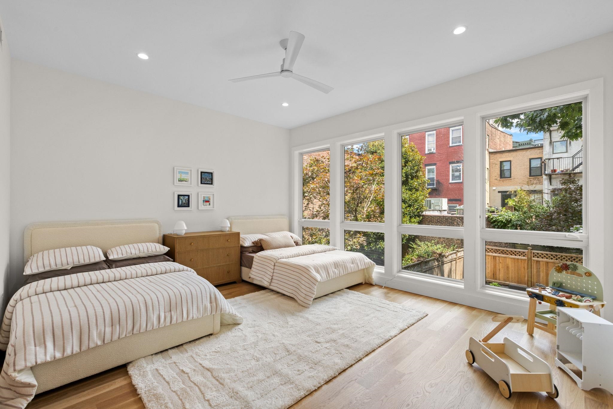 1137 PARK AVE