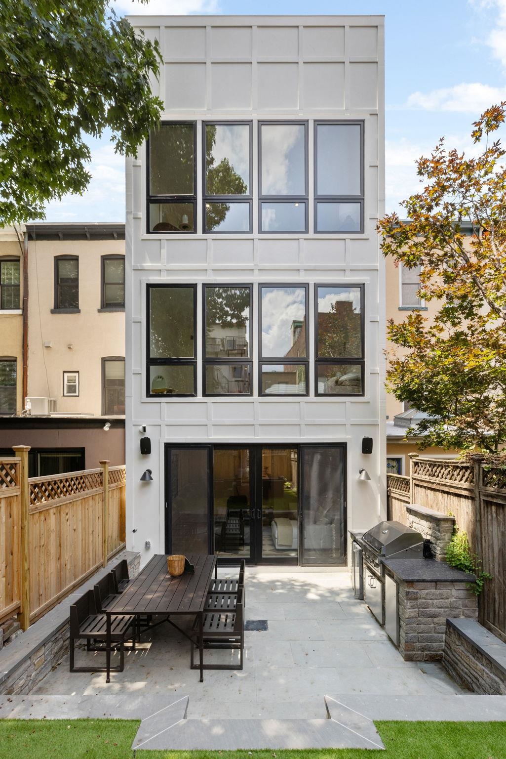 1137 PARK AVE