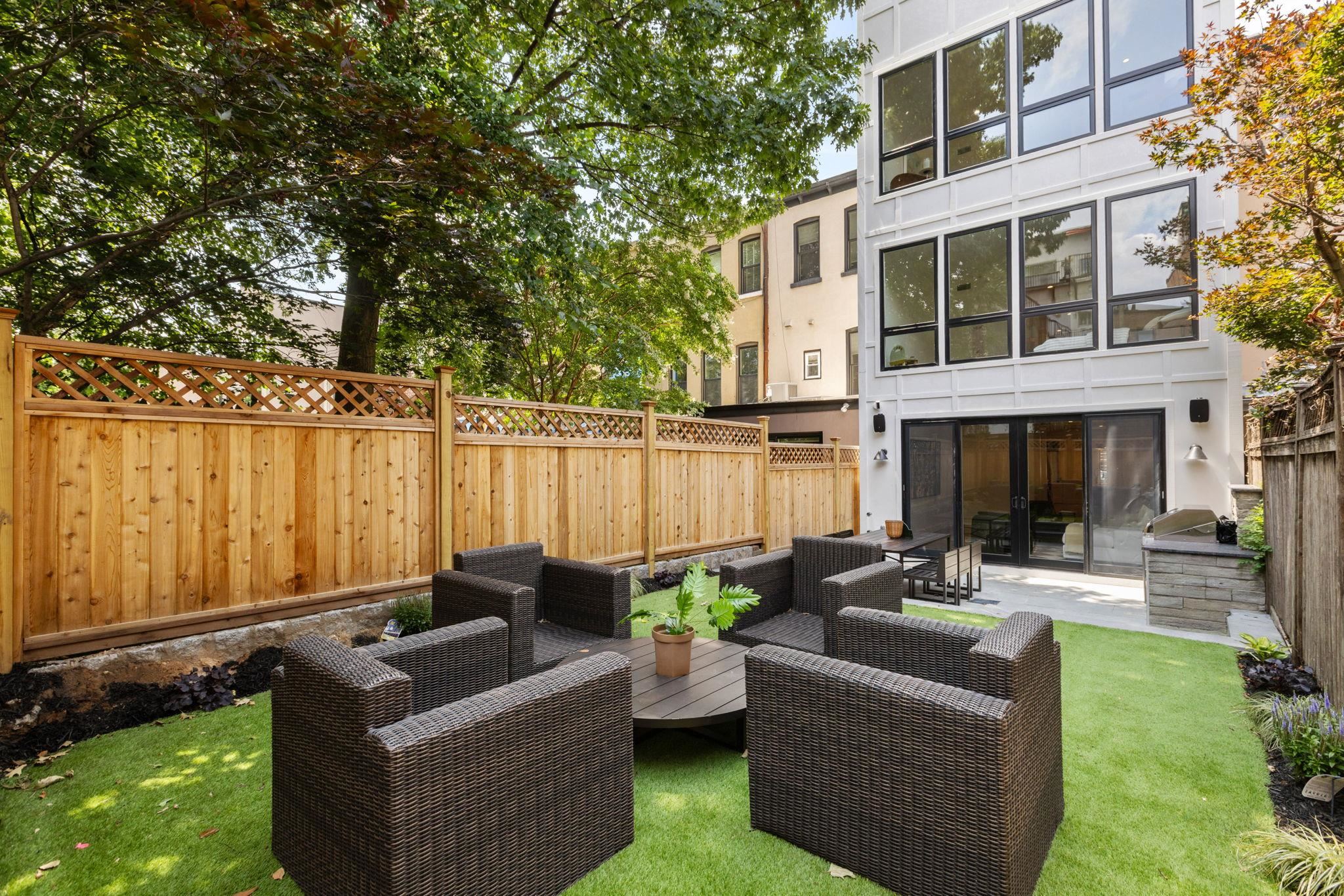 1137 PARK AVE