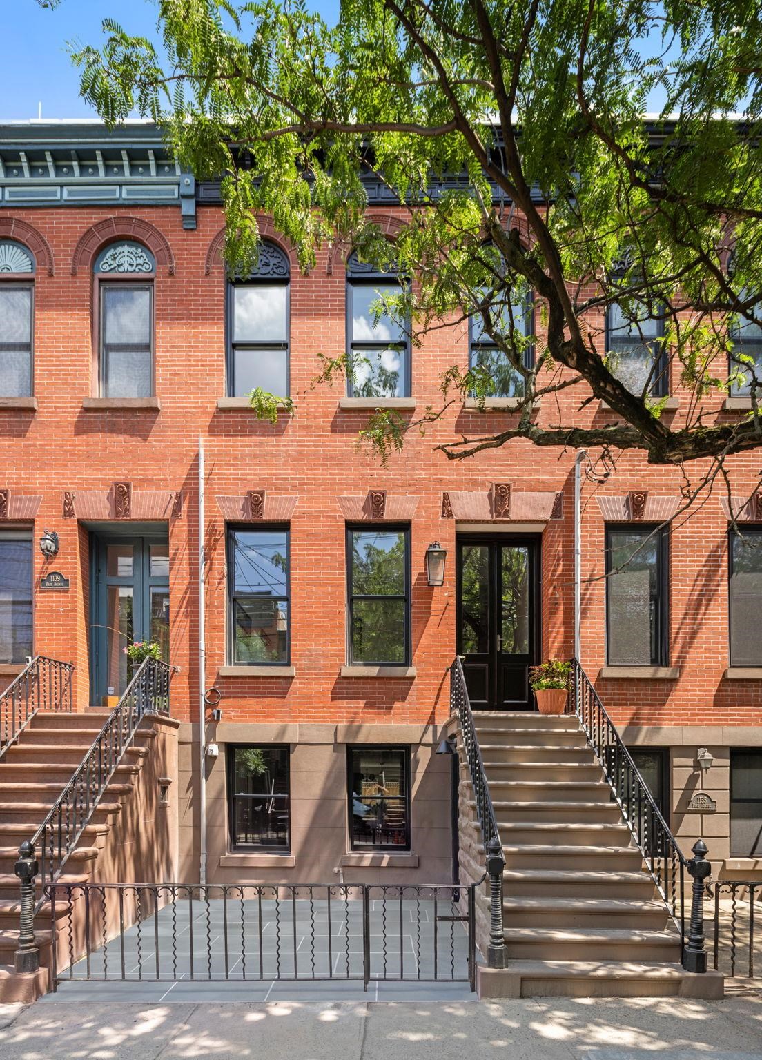 1137 PARK AVE