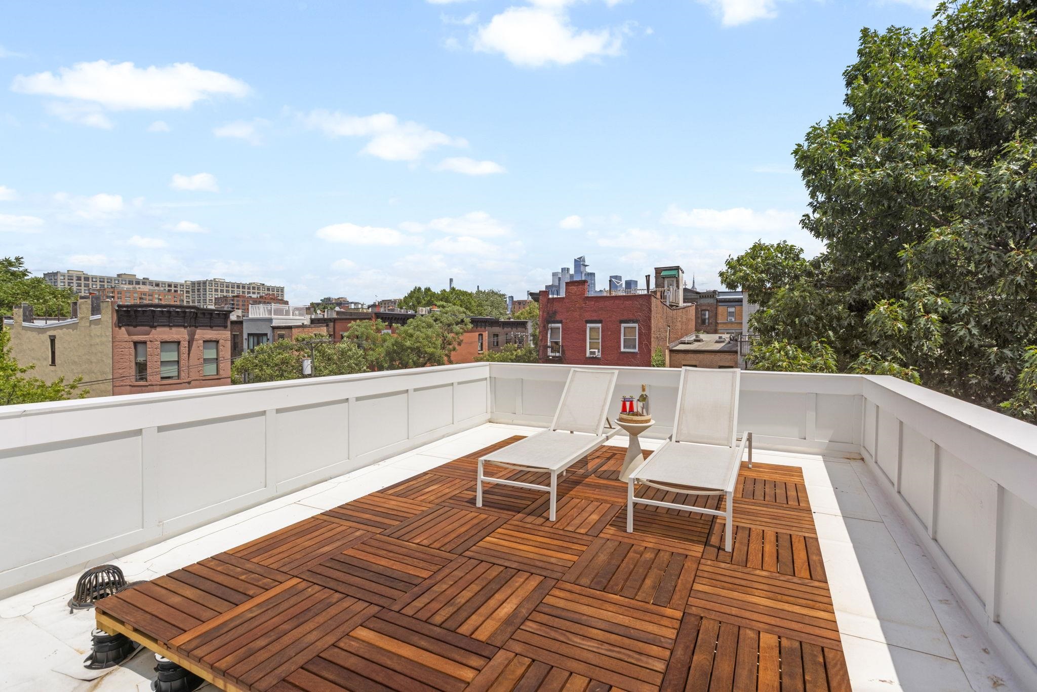 1137 PARK AVE
