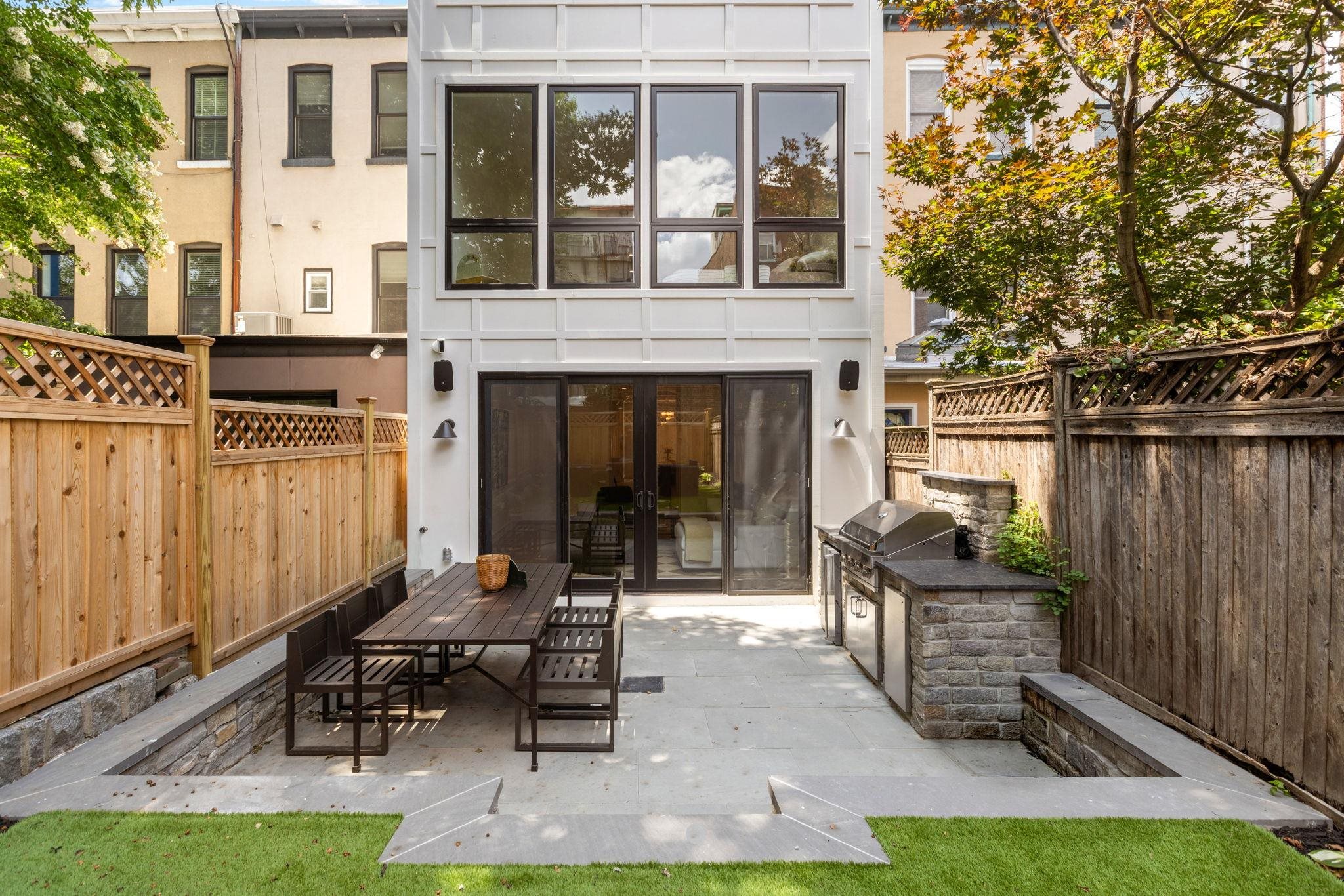 1137 PARK AVE