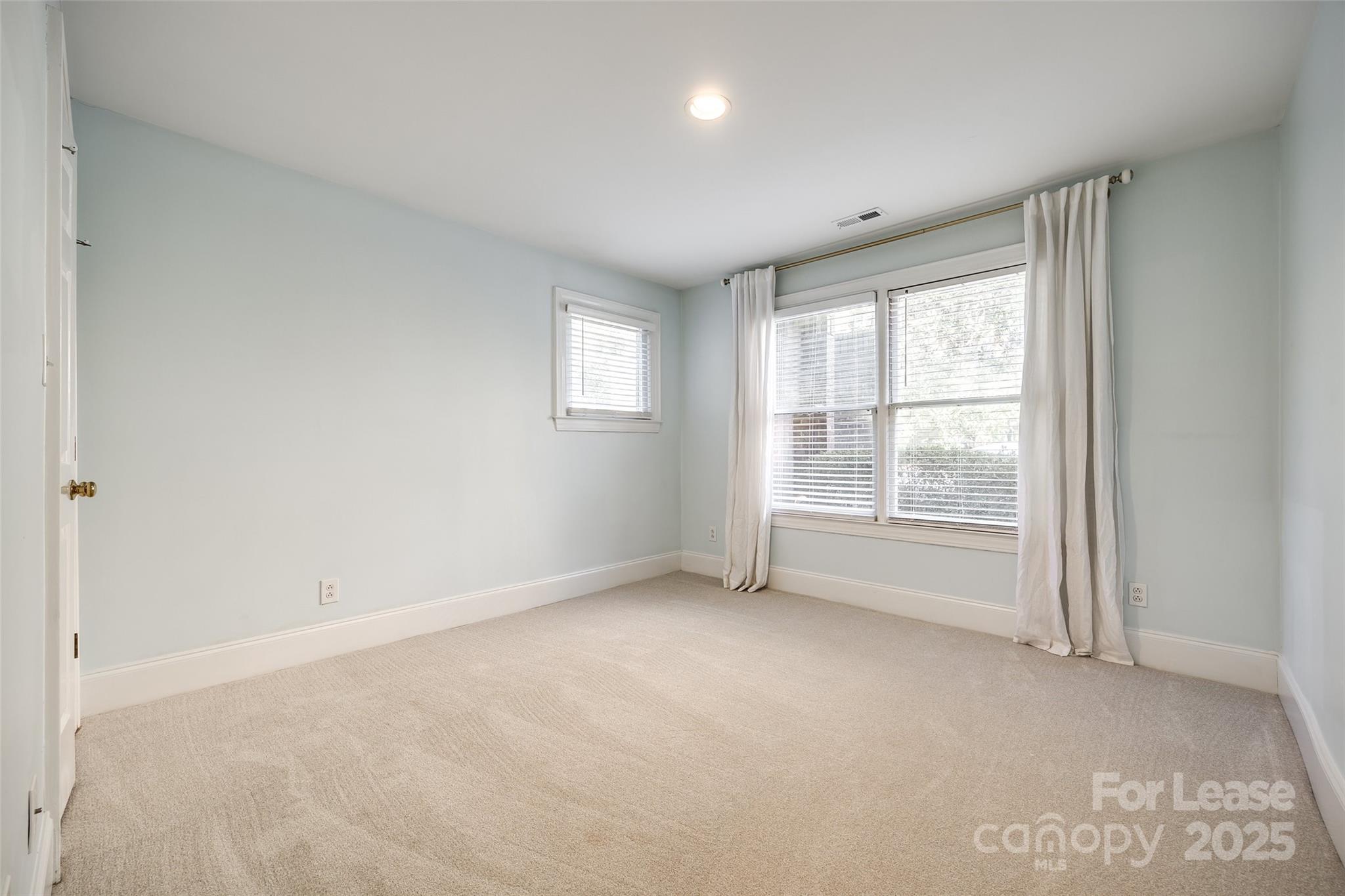 2220 Roswell Avenue