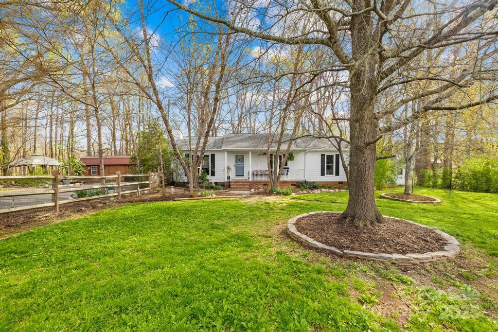 9136 Ladson Road