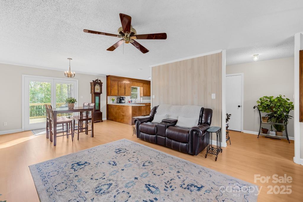 9136 Ladson Road