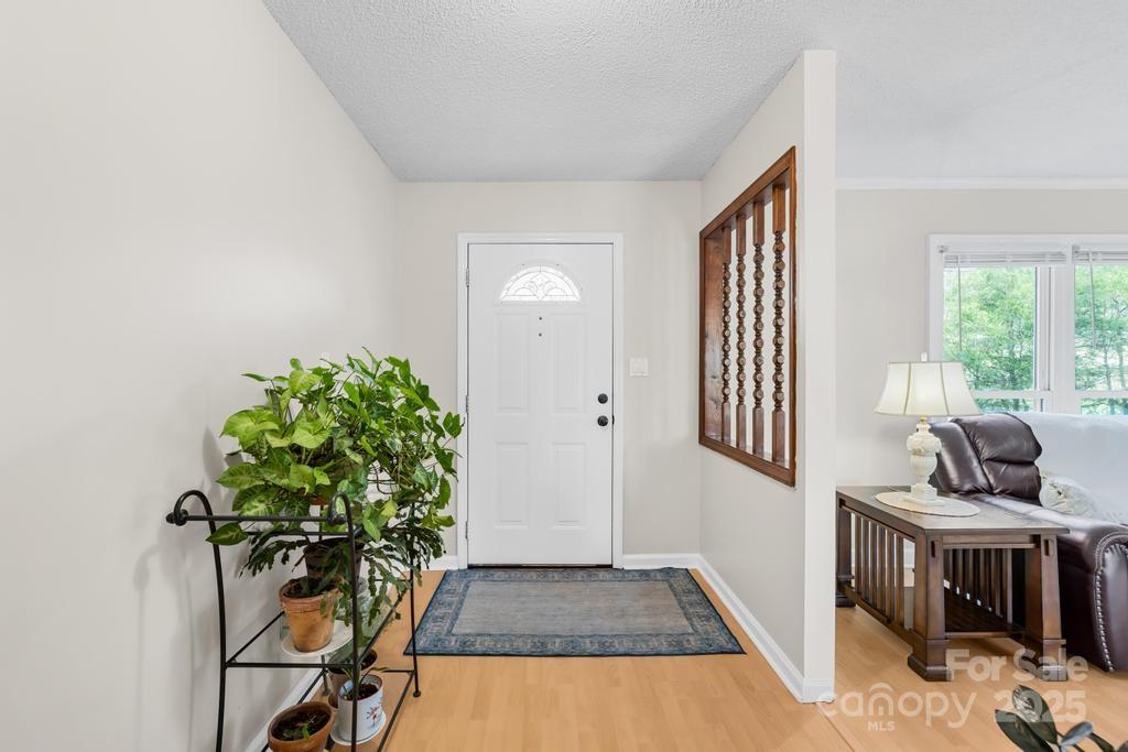 9136 Ladson Road
