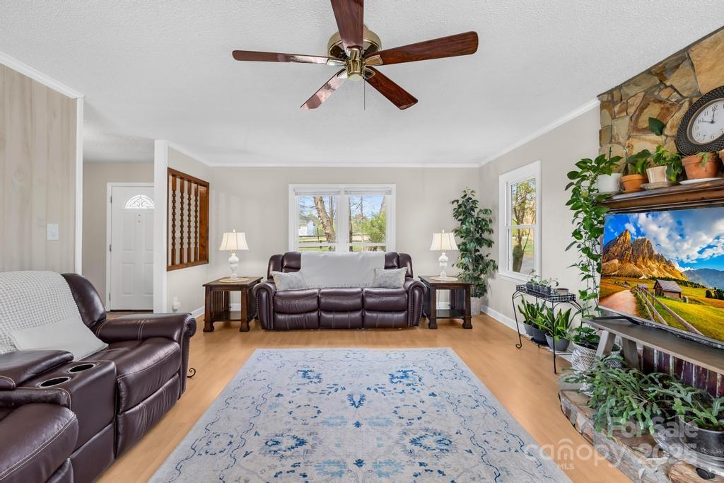 9136 Ladson Road