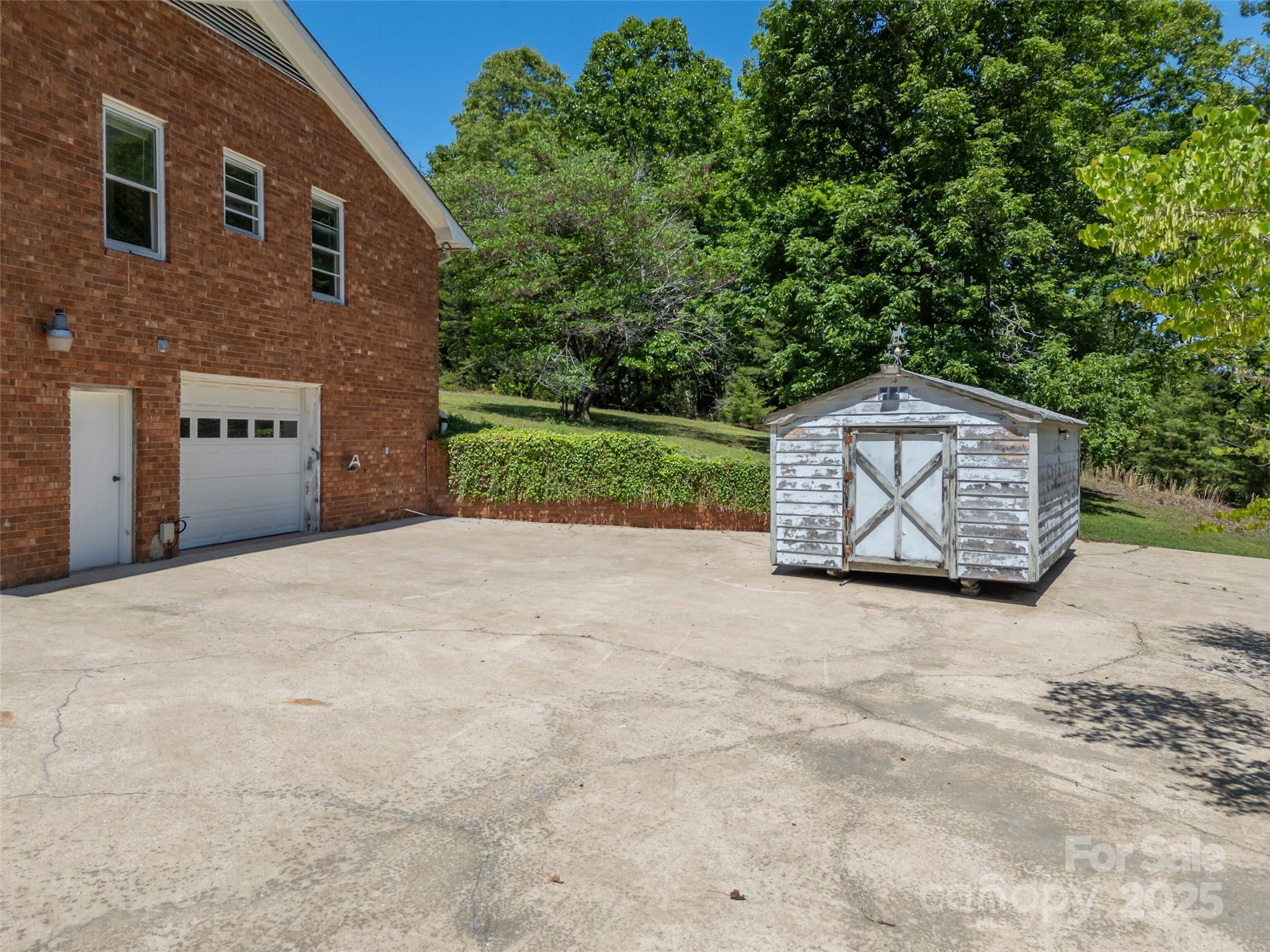 228 Oak Crest Drive