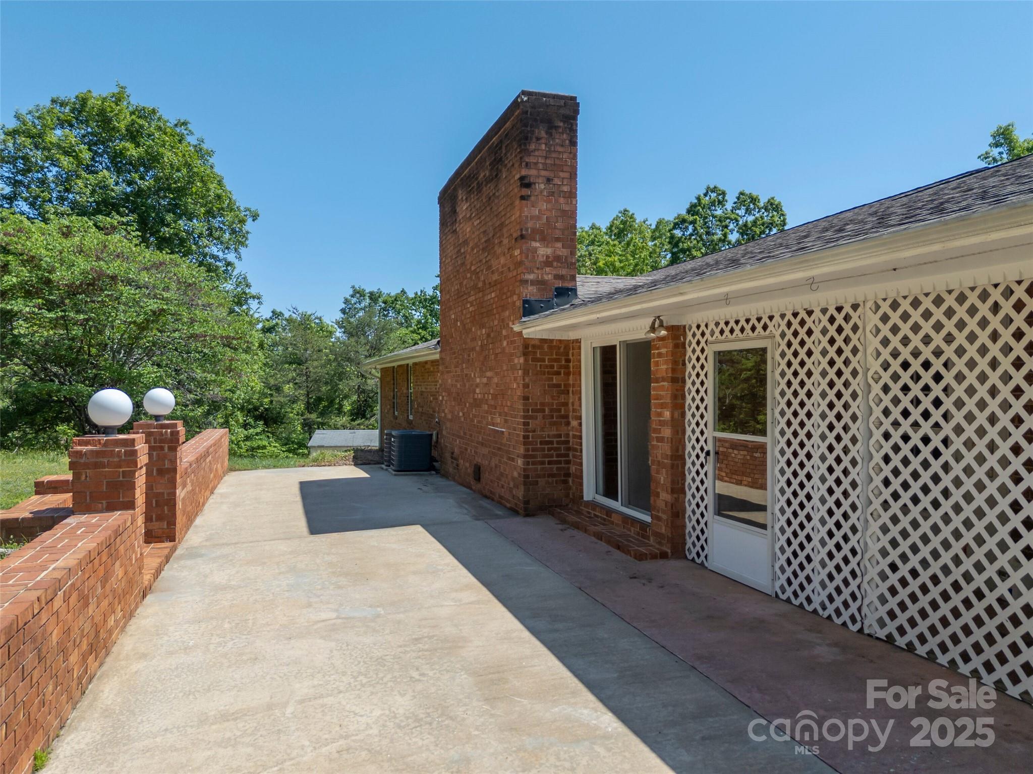 228 Oak Crest Drive
