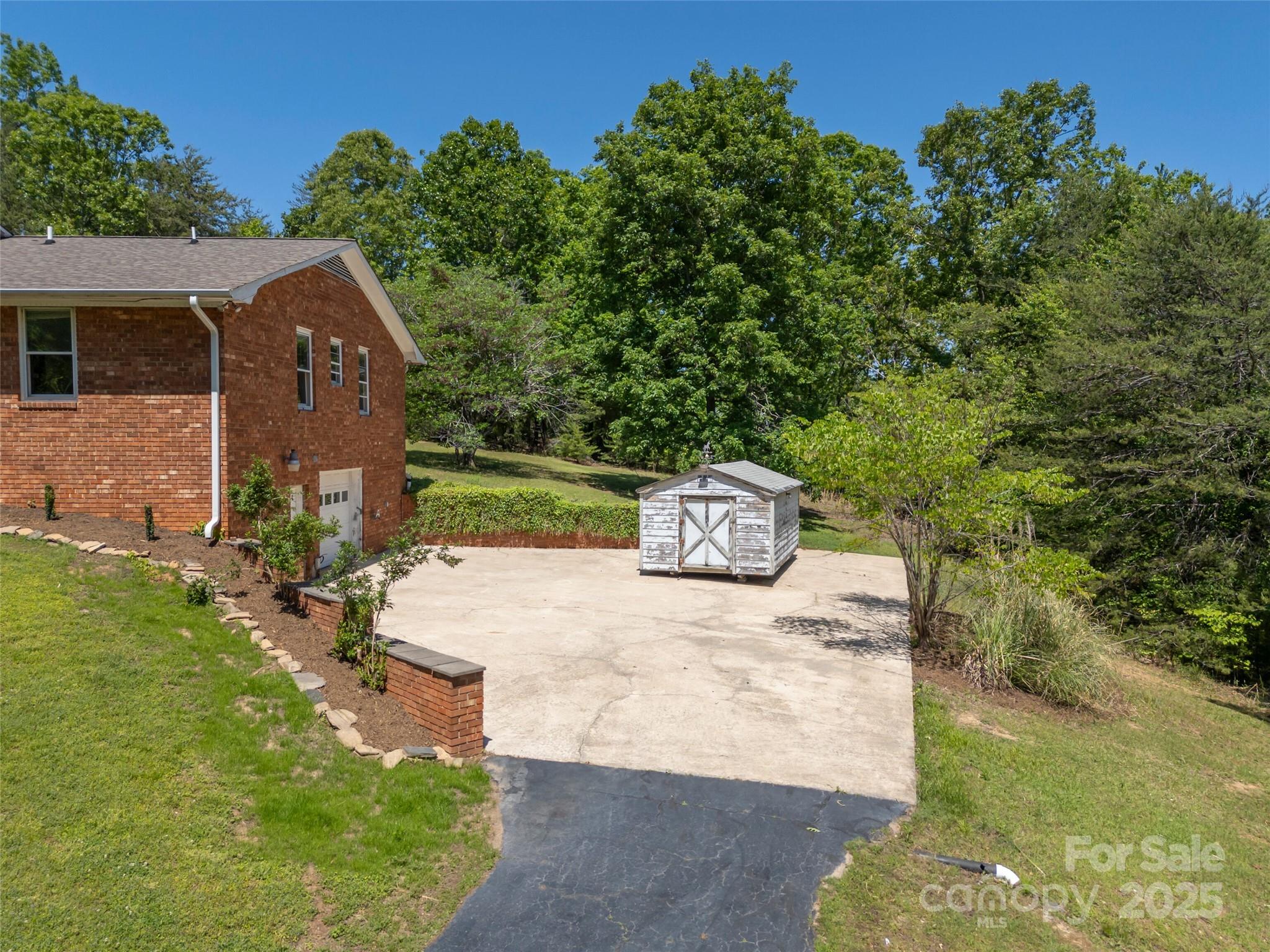 228 Oak Crest Drive