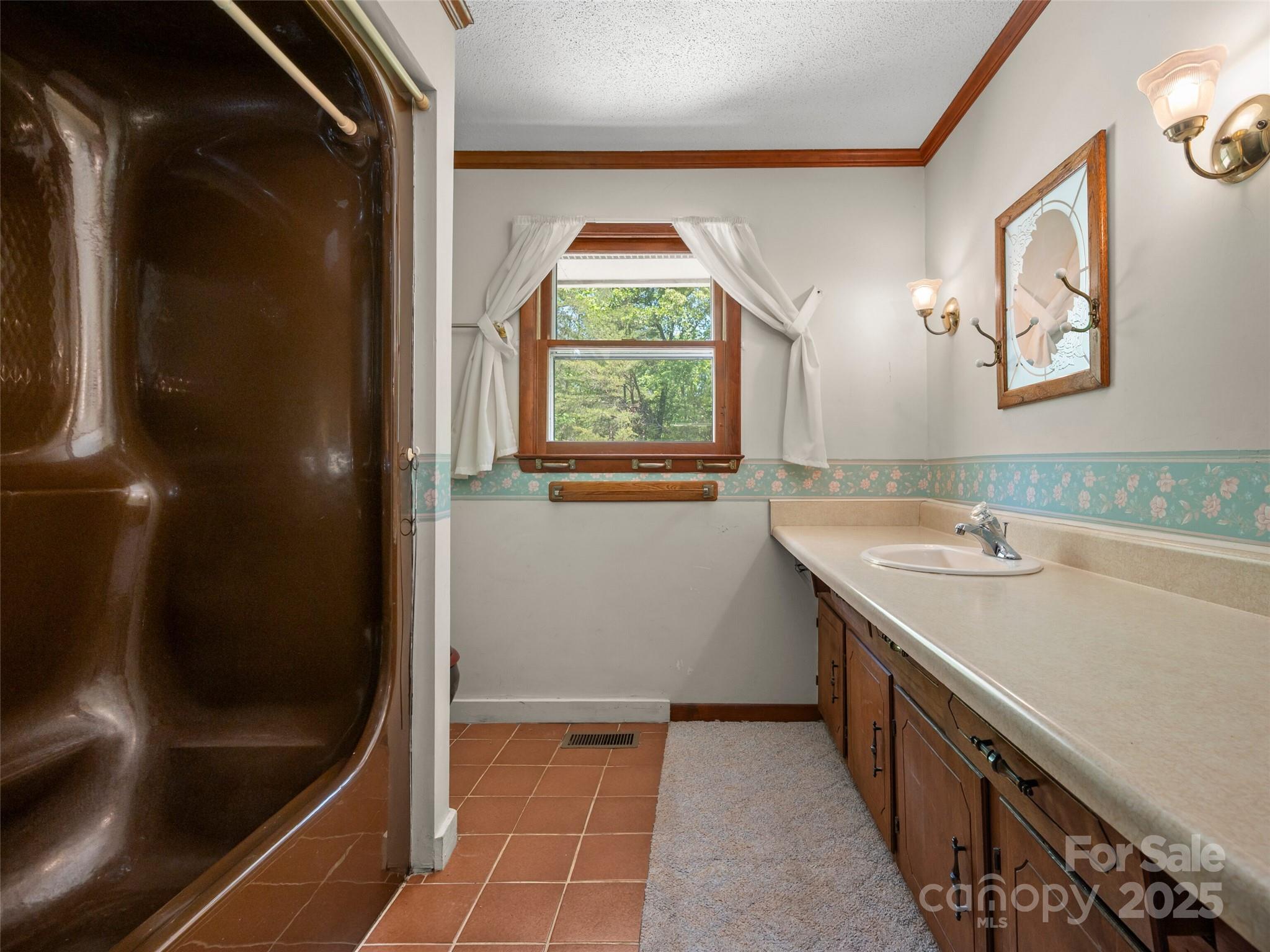 228 Oak Crest Drive