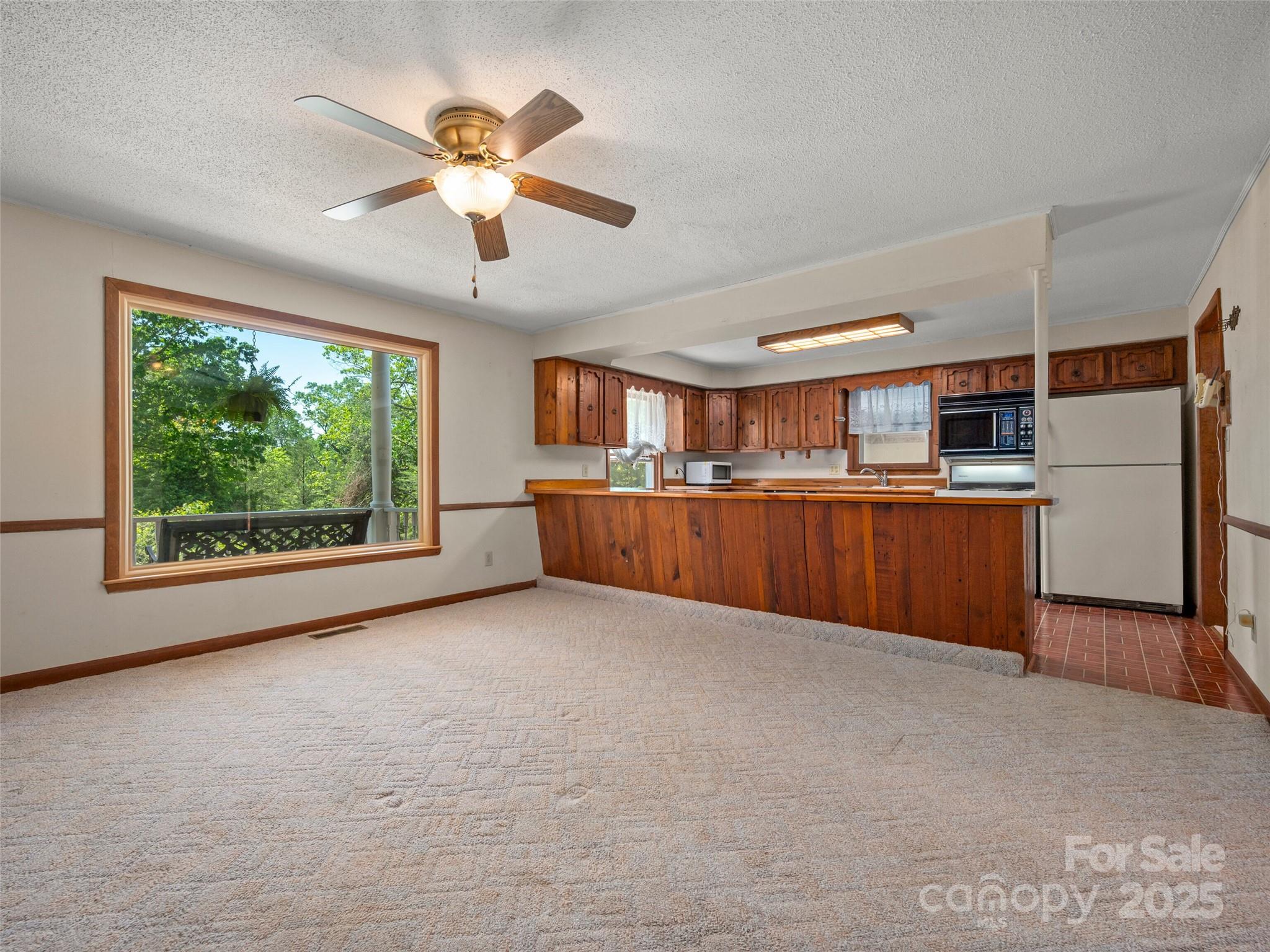 228 Oak Crest Drive