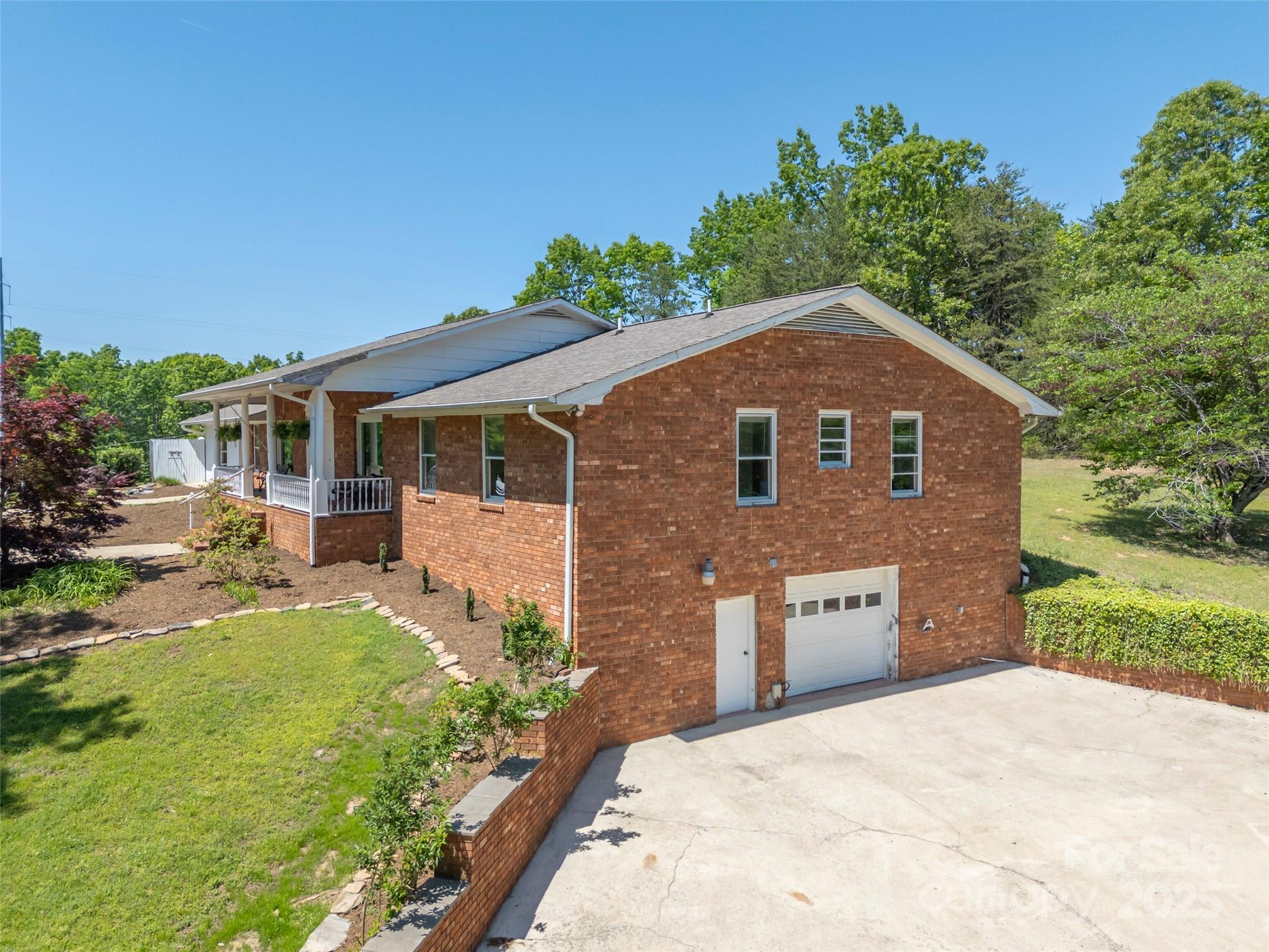 228 Oak Crest Drive