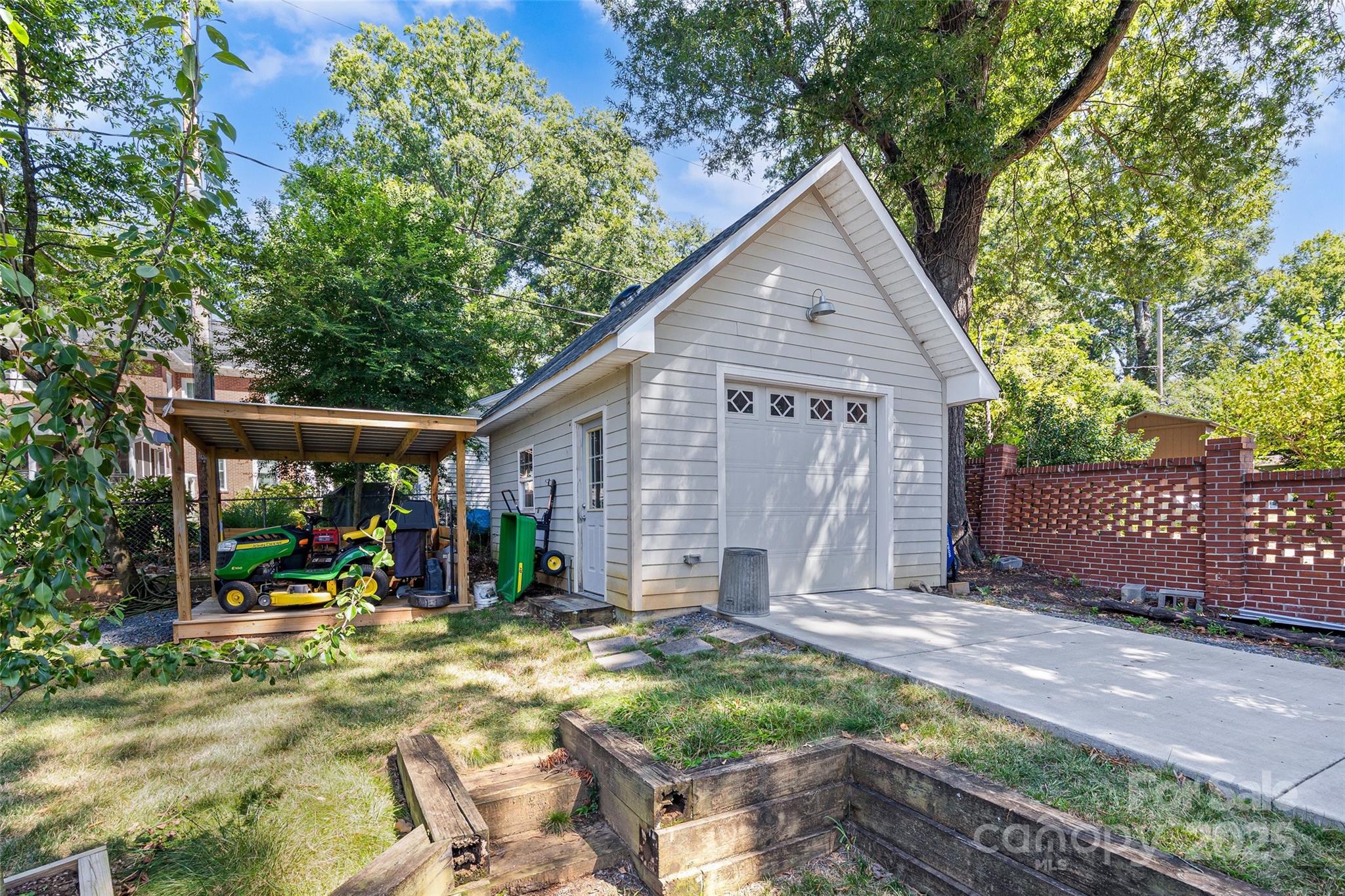 811 Myrtle Drive