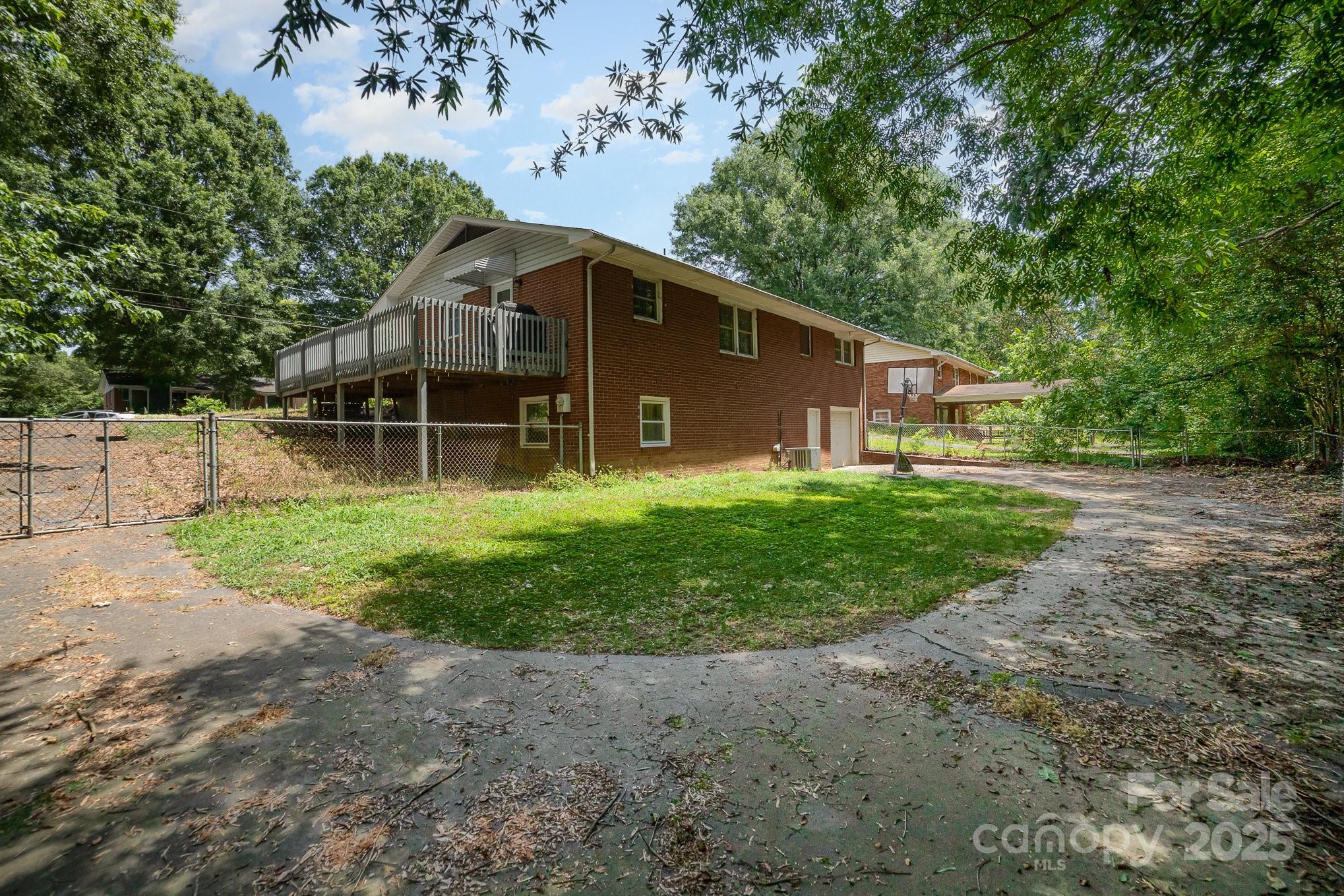 2202 Woodlawn Street