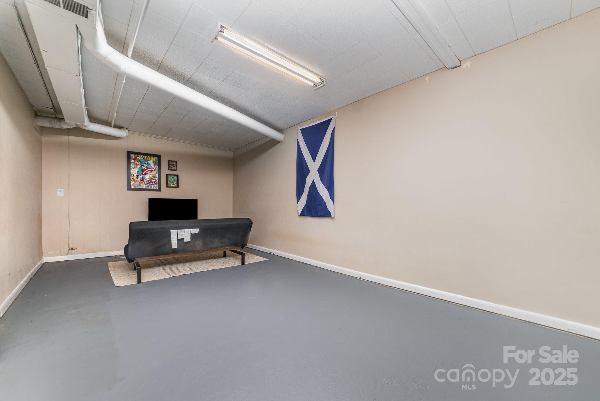 2202 Woodlawn Street