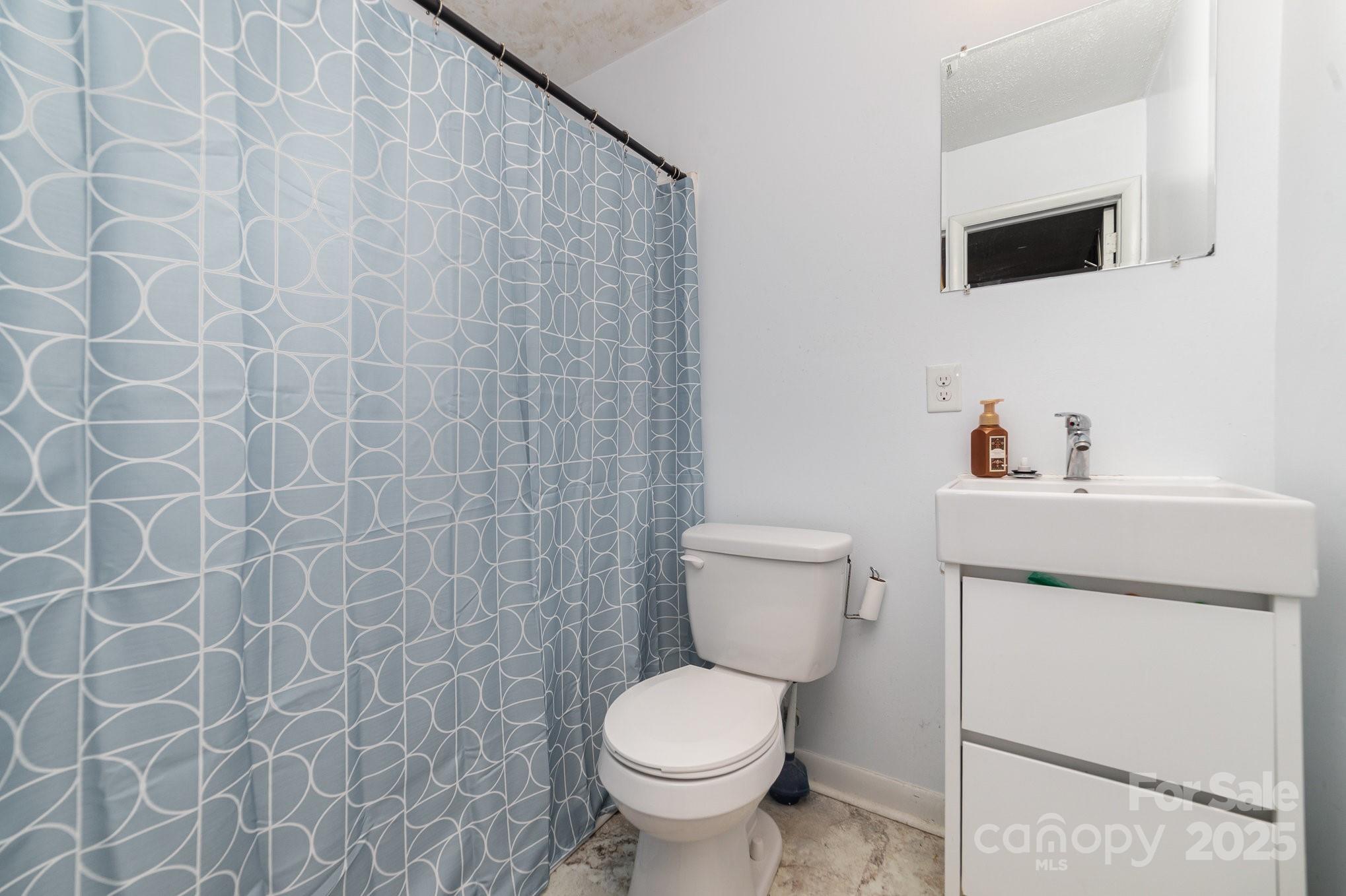 2202 Woodlawn Street