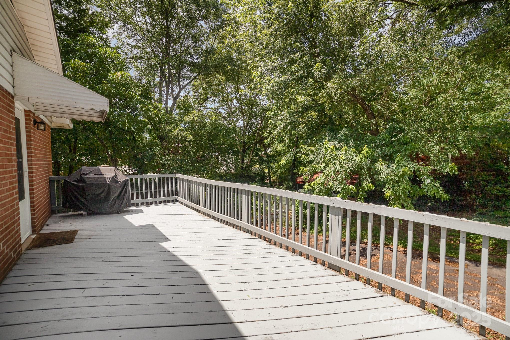 2202 Woodlawn Street