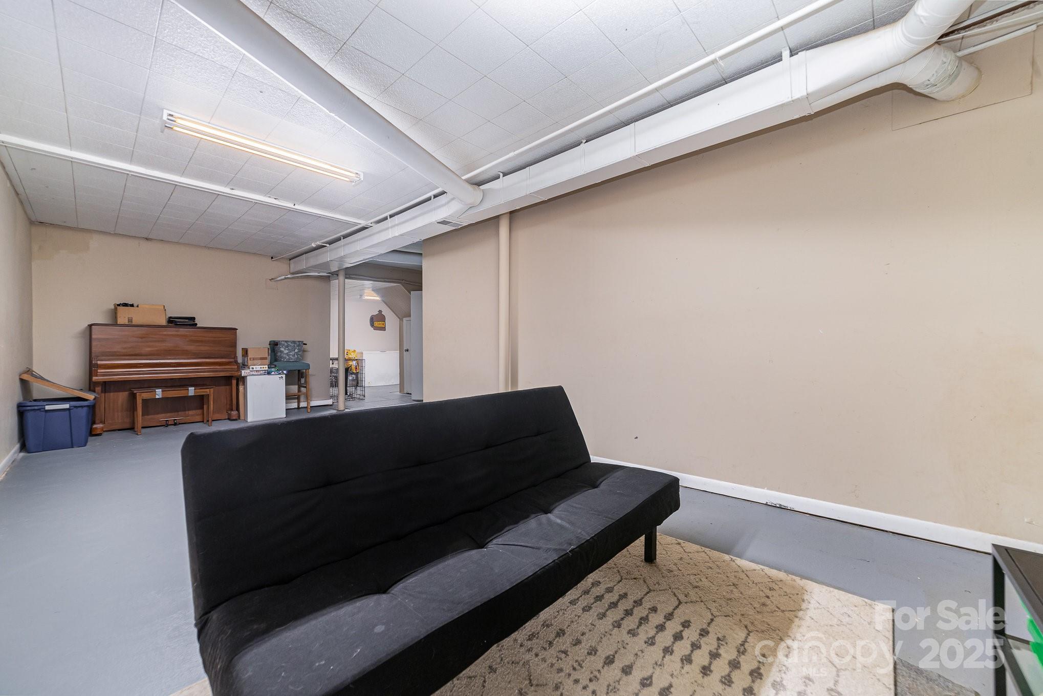 2202 Woodlawn Street