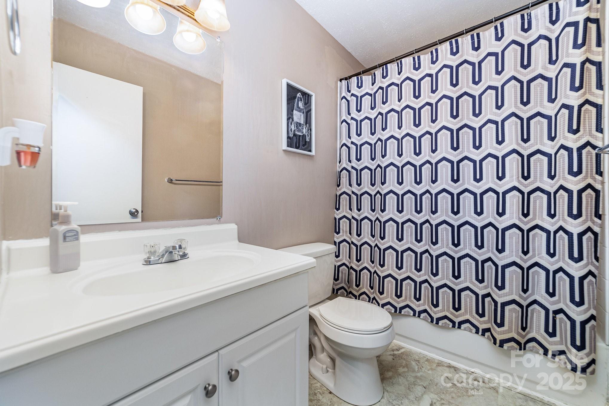 2202 Woodlawn Street