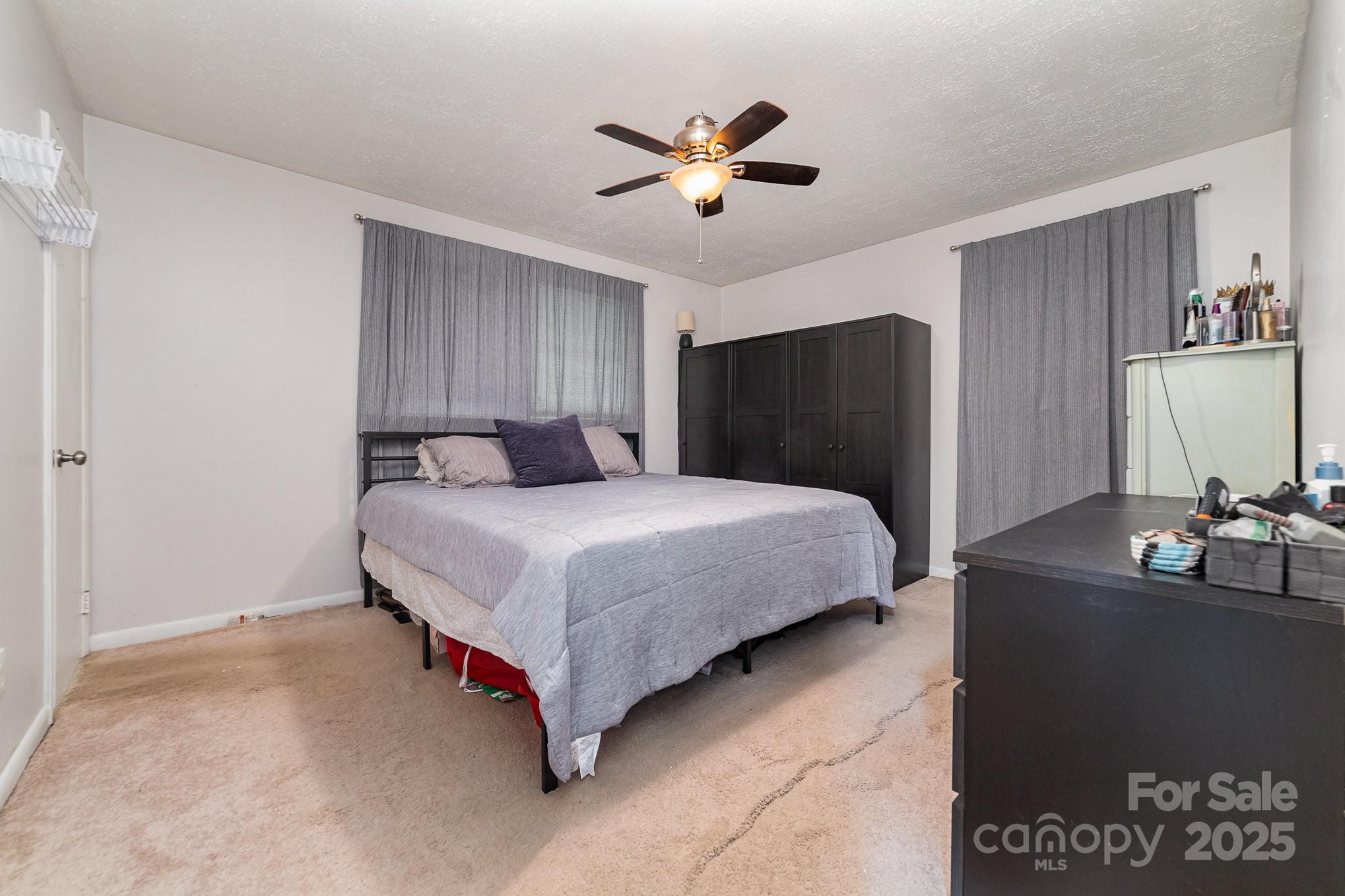 2202 Woodlawn Street