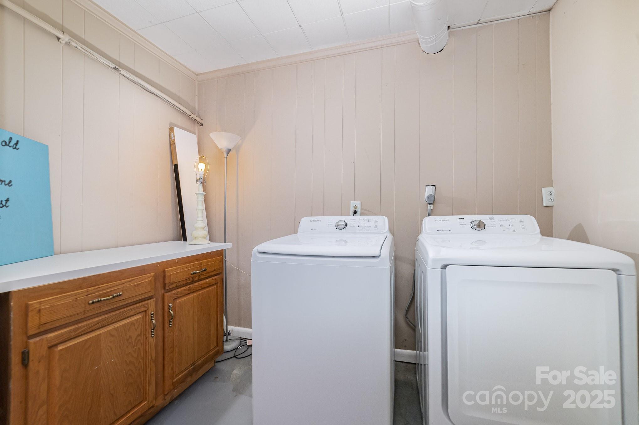 2202 Woodlawn Street