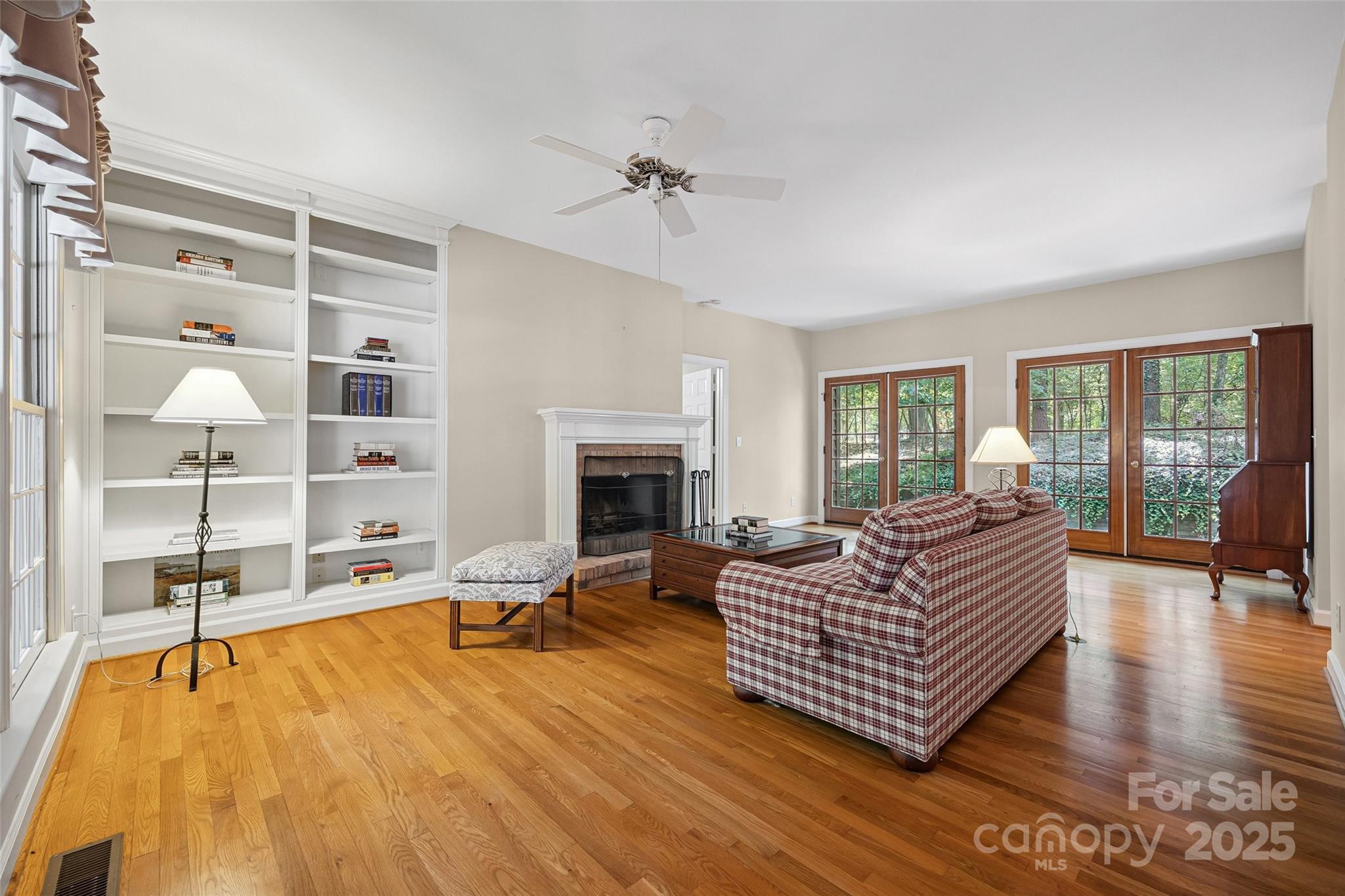 12 Woodvine Lane