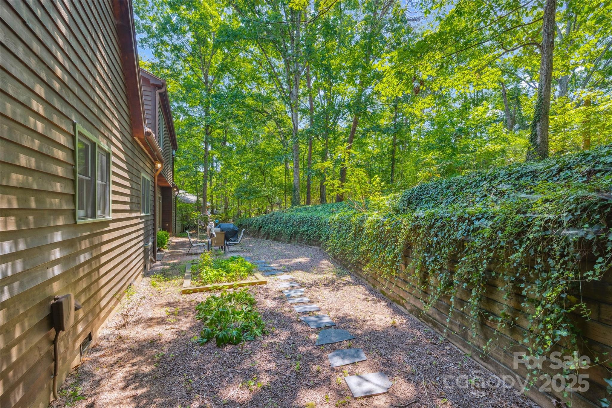 12 Woodvine Lane