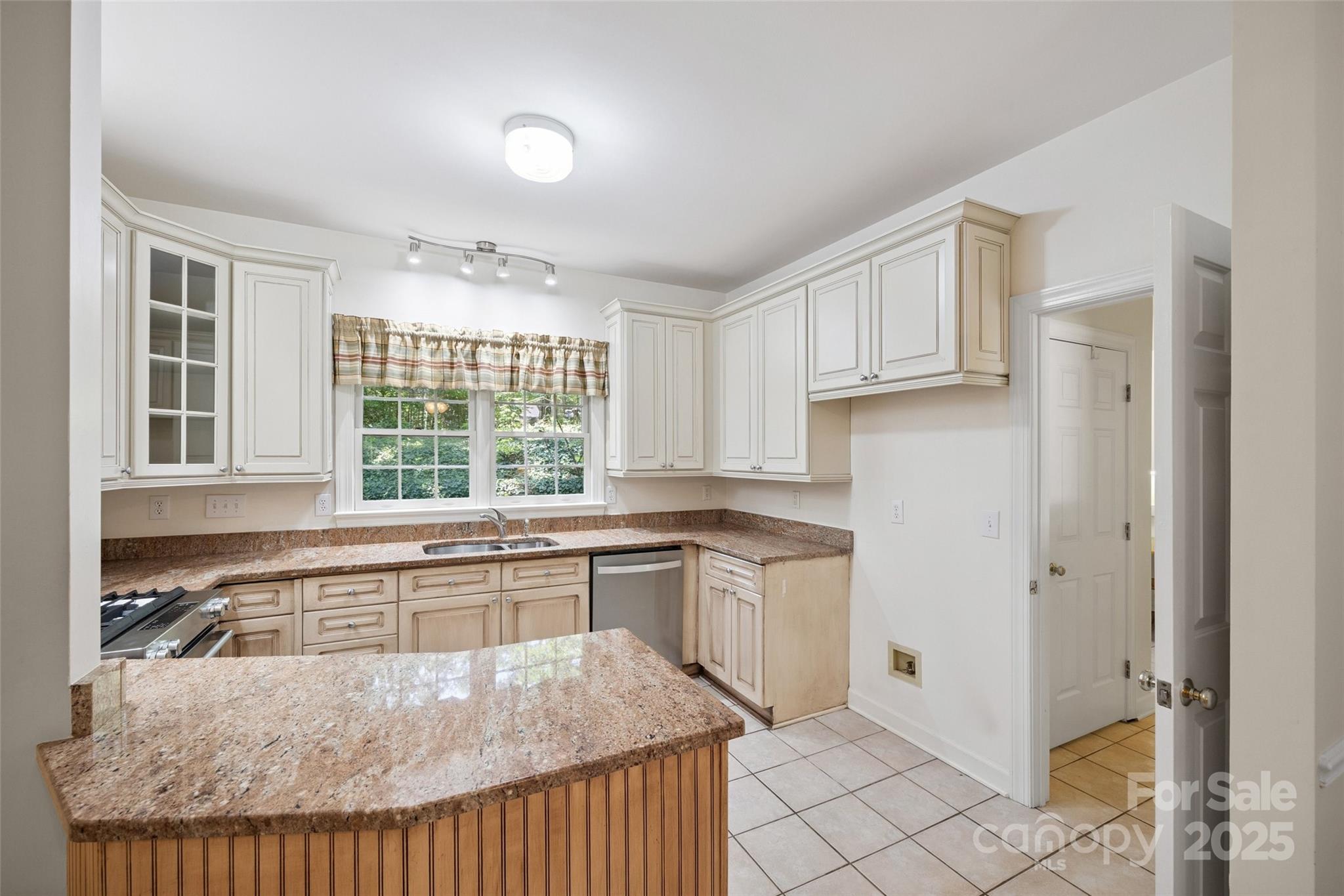 12 Woodvine Lane