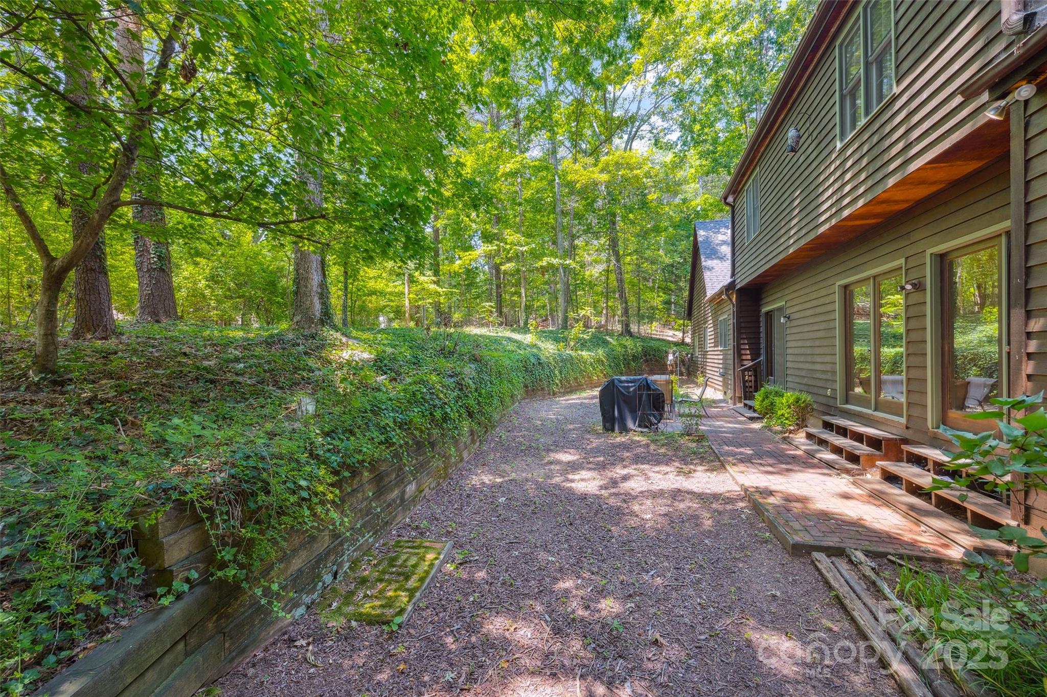 12 Woodvine Lane