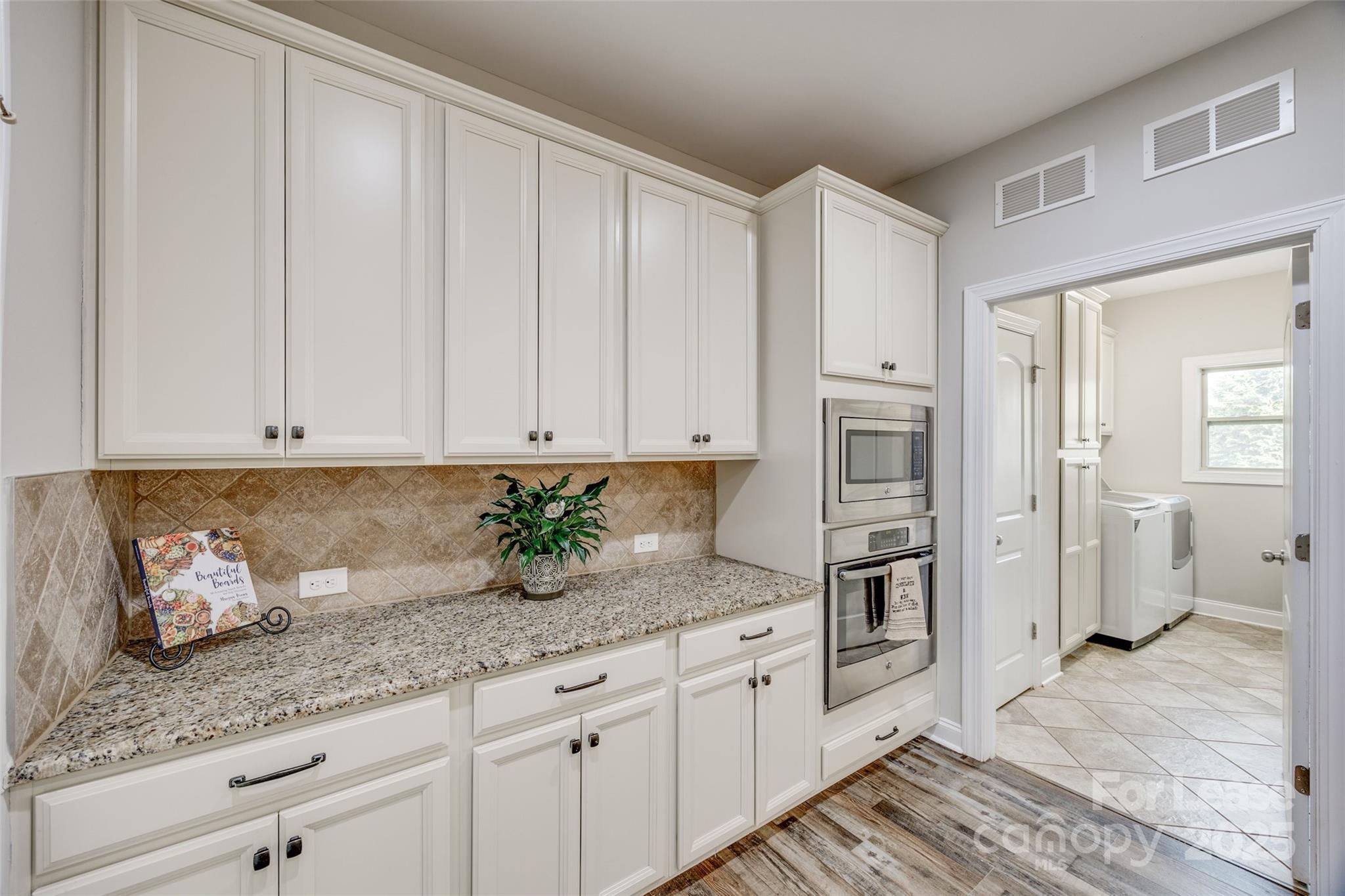 324 Kerrydale Court Unit: 106