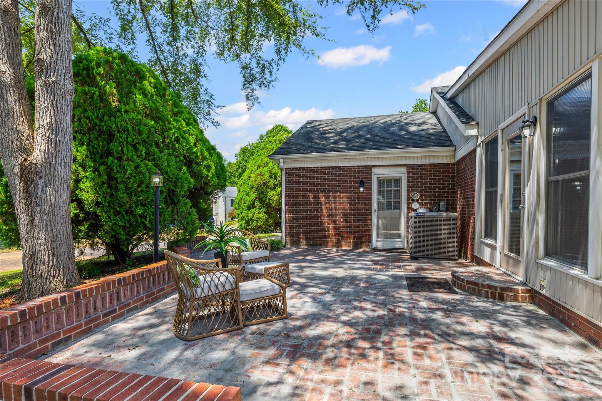 605 Ridgeway Drive