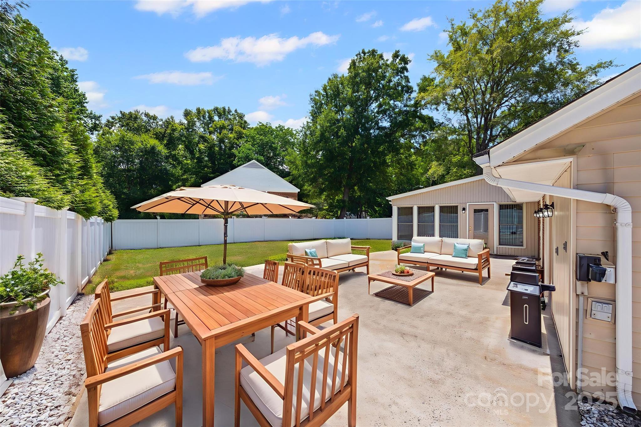 605 Ridgeway Drive