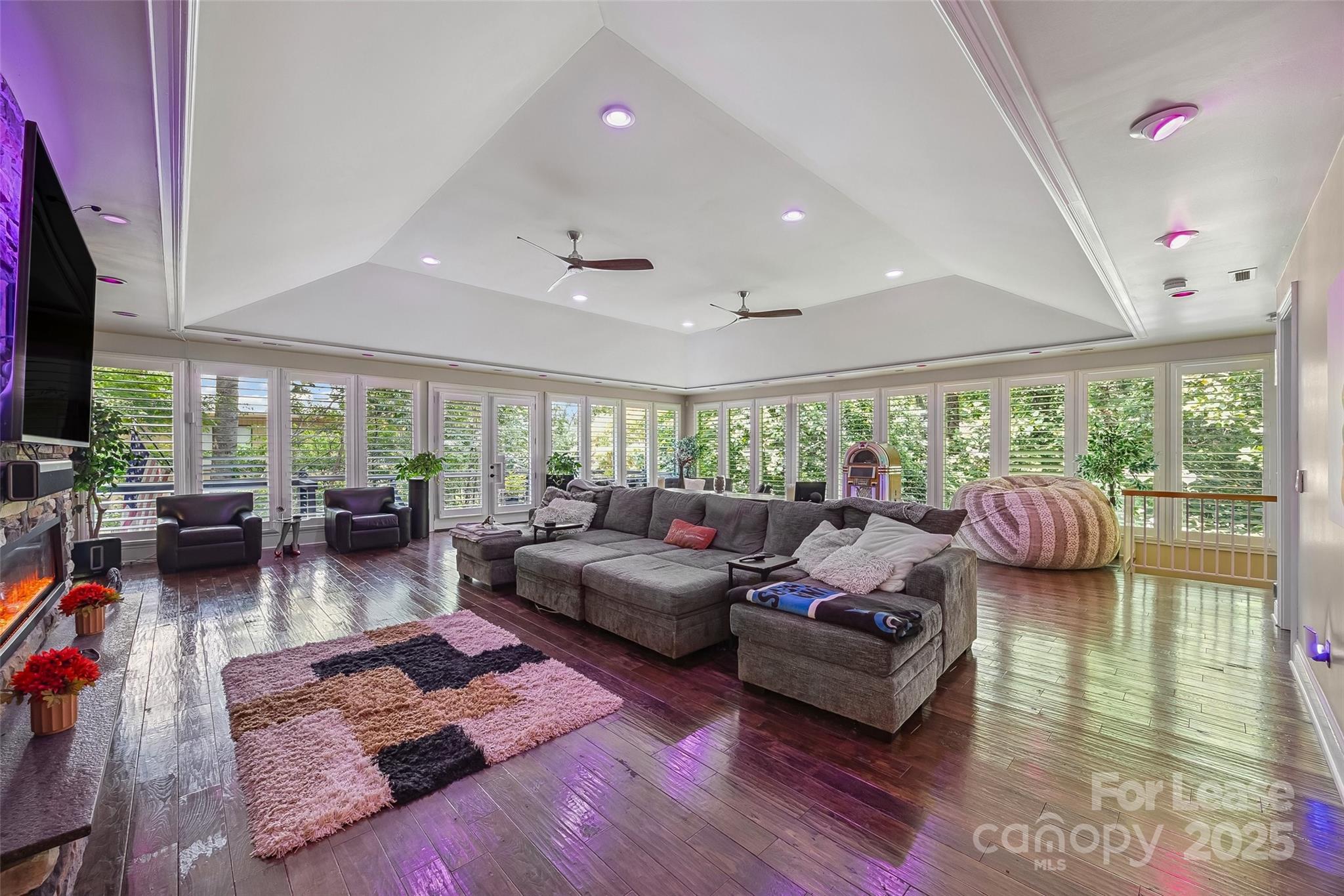 10 Sunrise Point Road