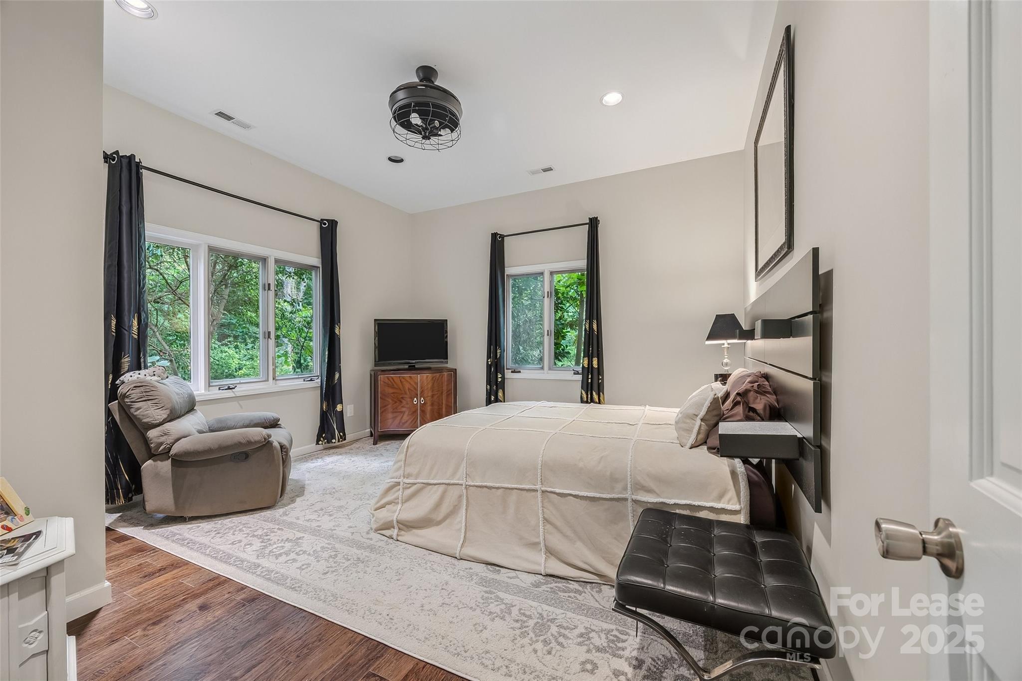 10 Sunrise Point Road