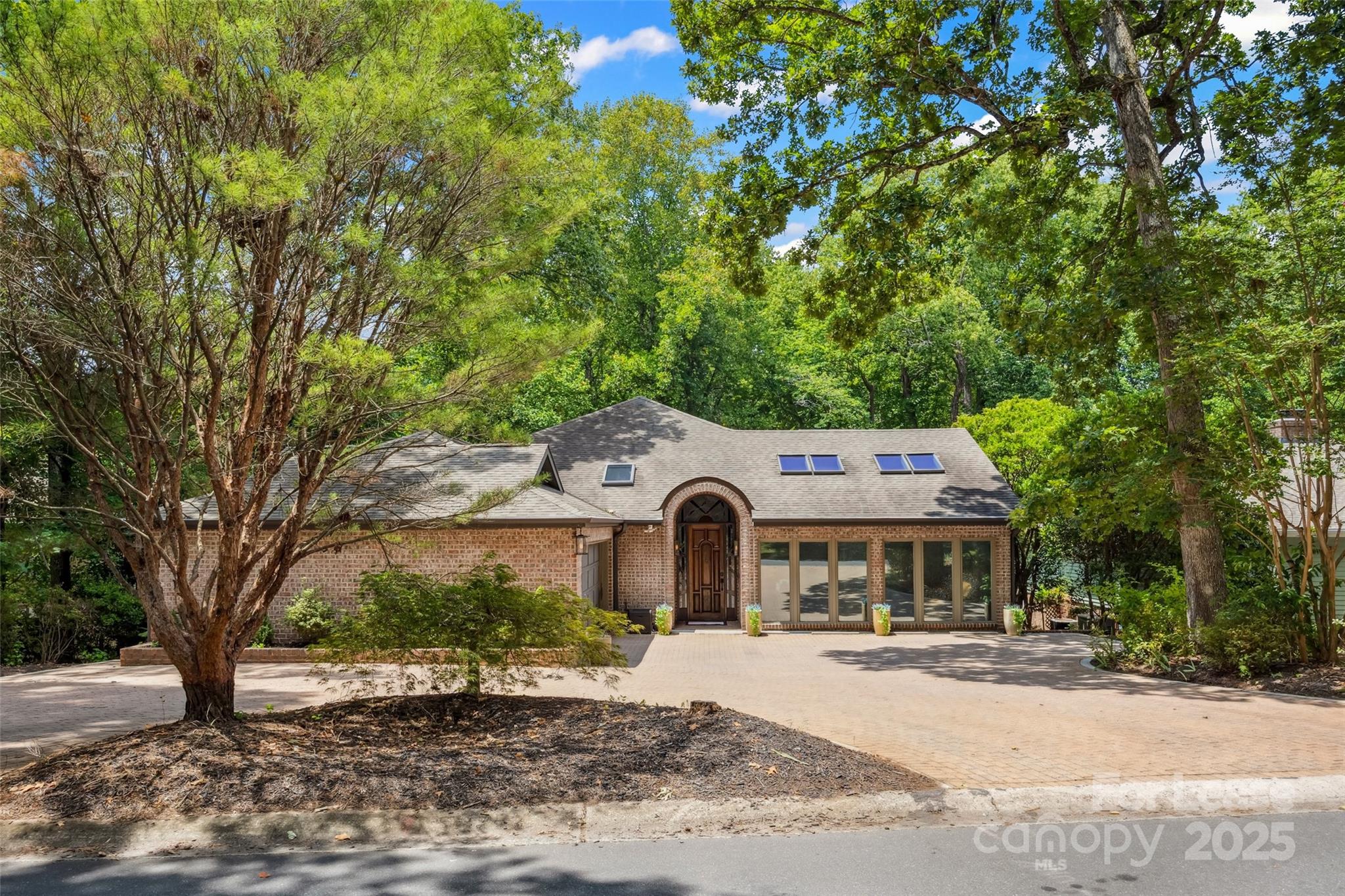 10 Sunrise Point Road