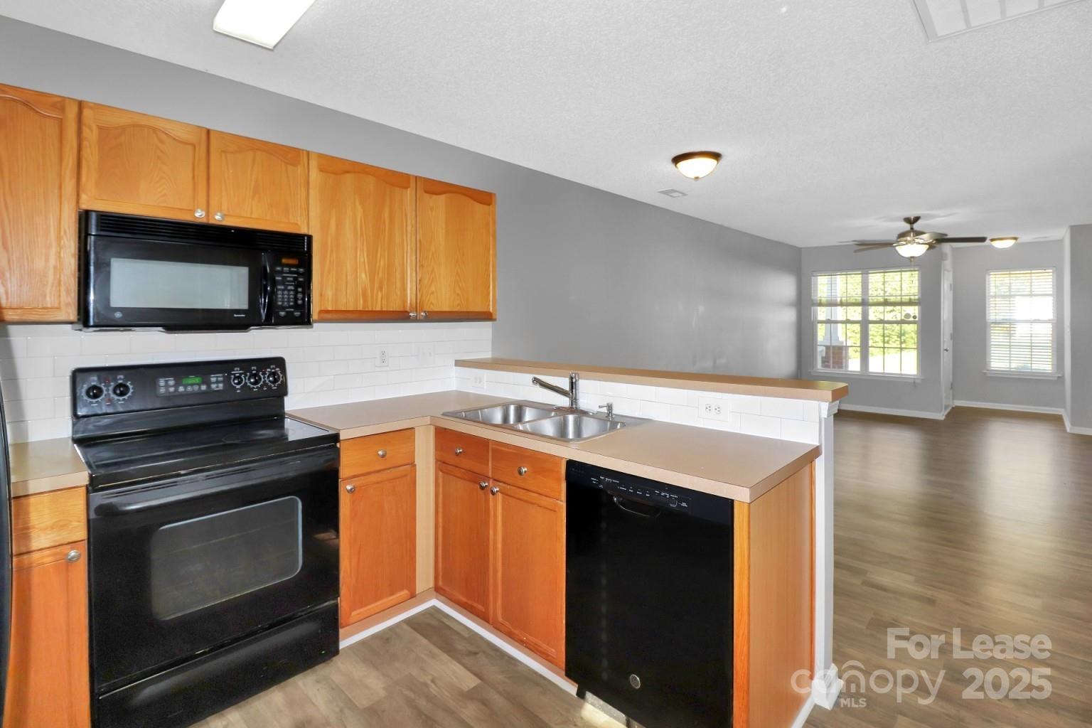 309 Sampson Street Unit: 28