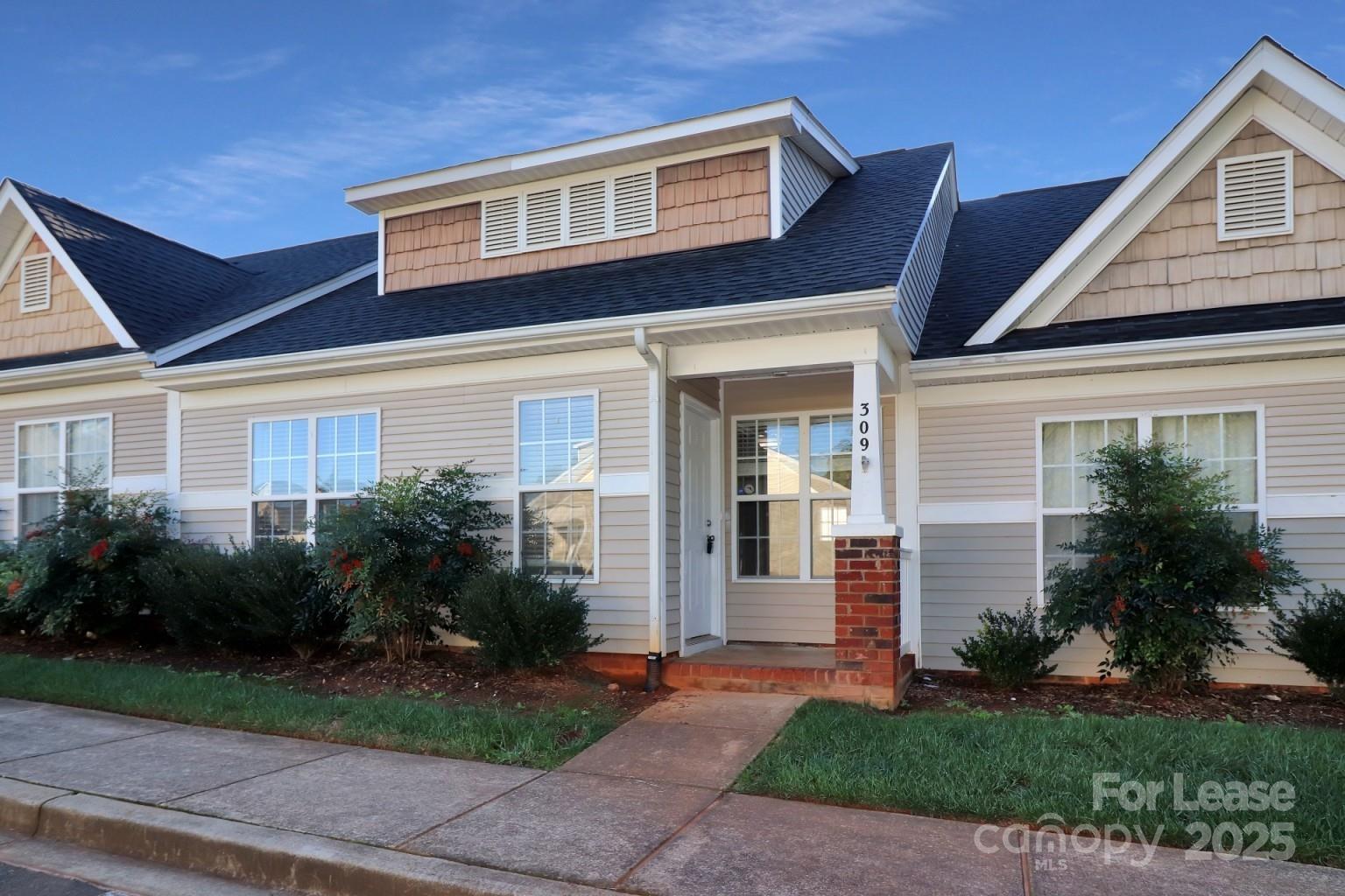 309 Sampson Street Unit: 28