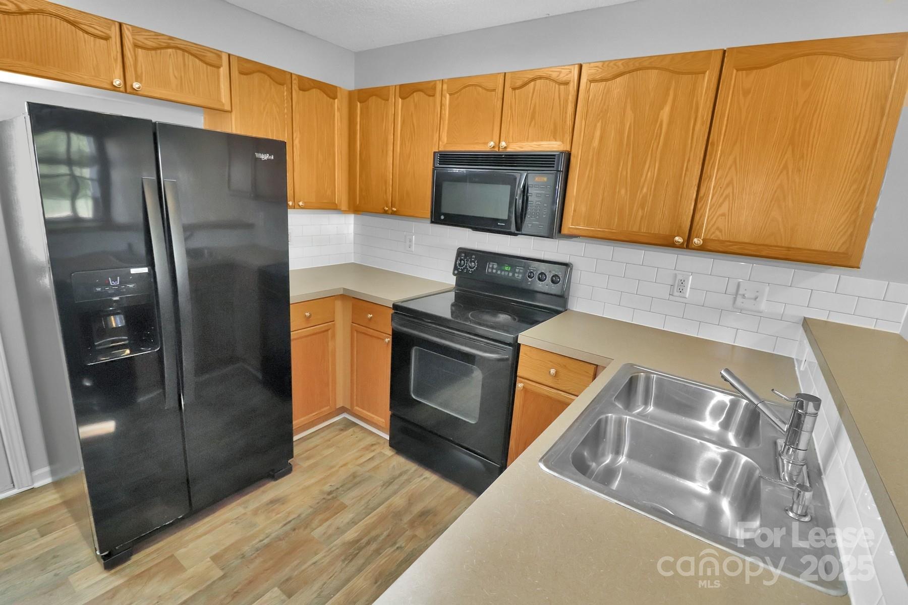 309 Sampson Street Unit: 28