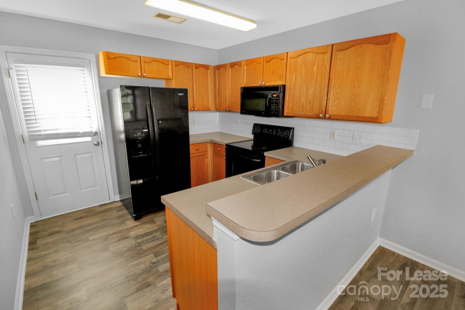 309 Sampson Street Unit: 28